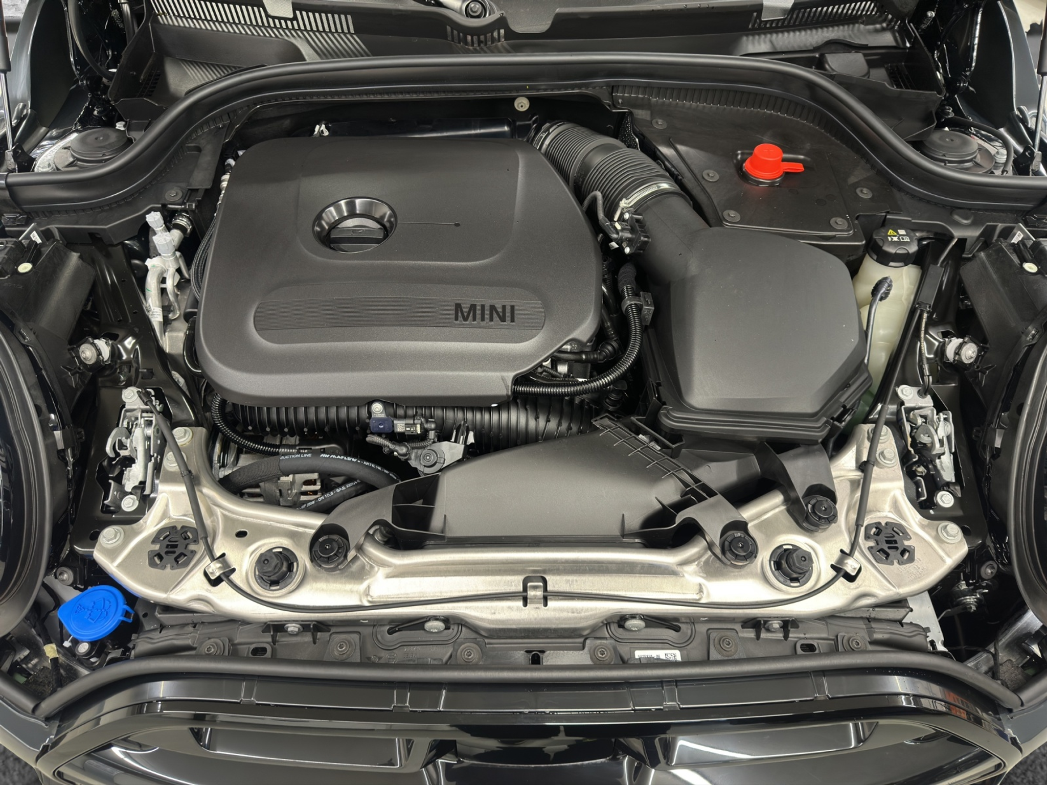 listing desktop thumbnail image 18