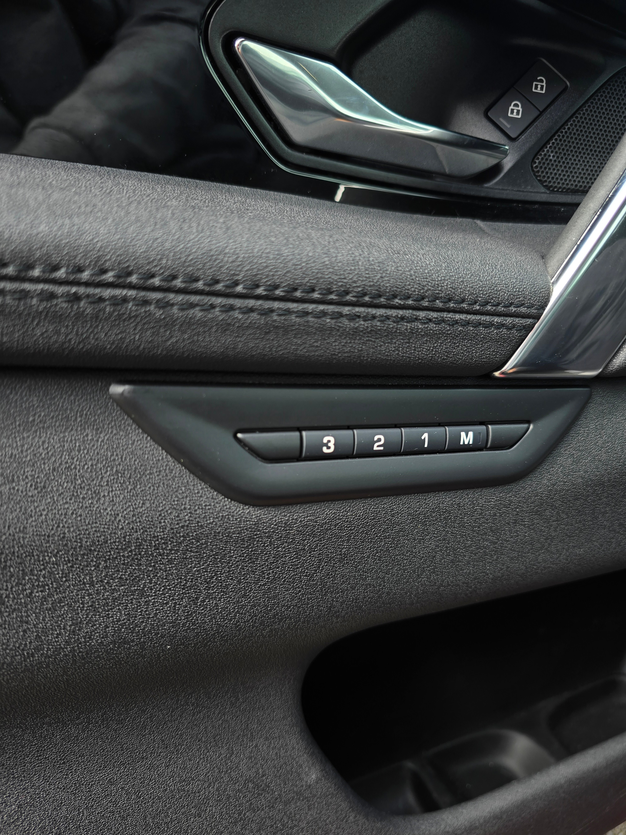 listing desktop thumbnail image 15