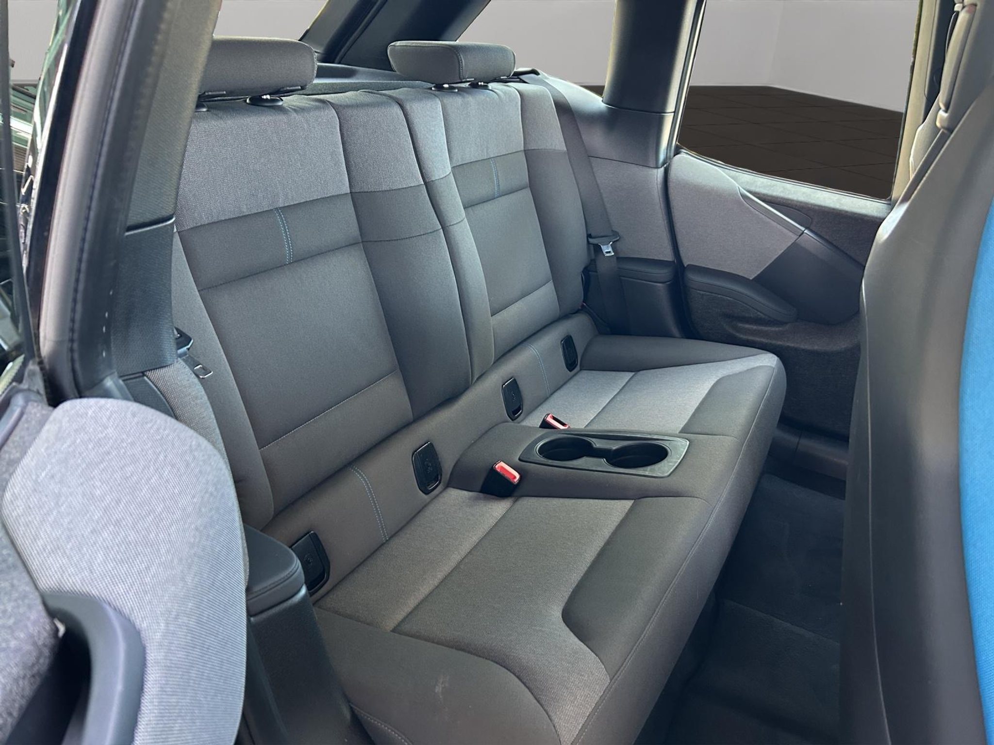 listing desktop thumbnail image 11