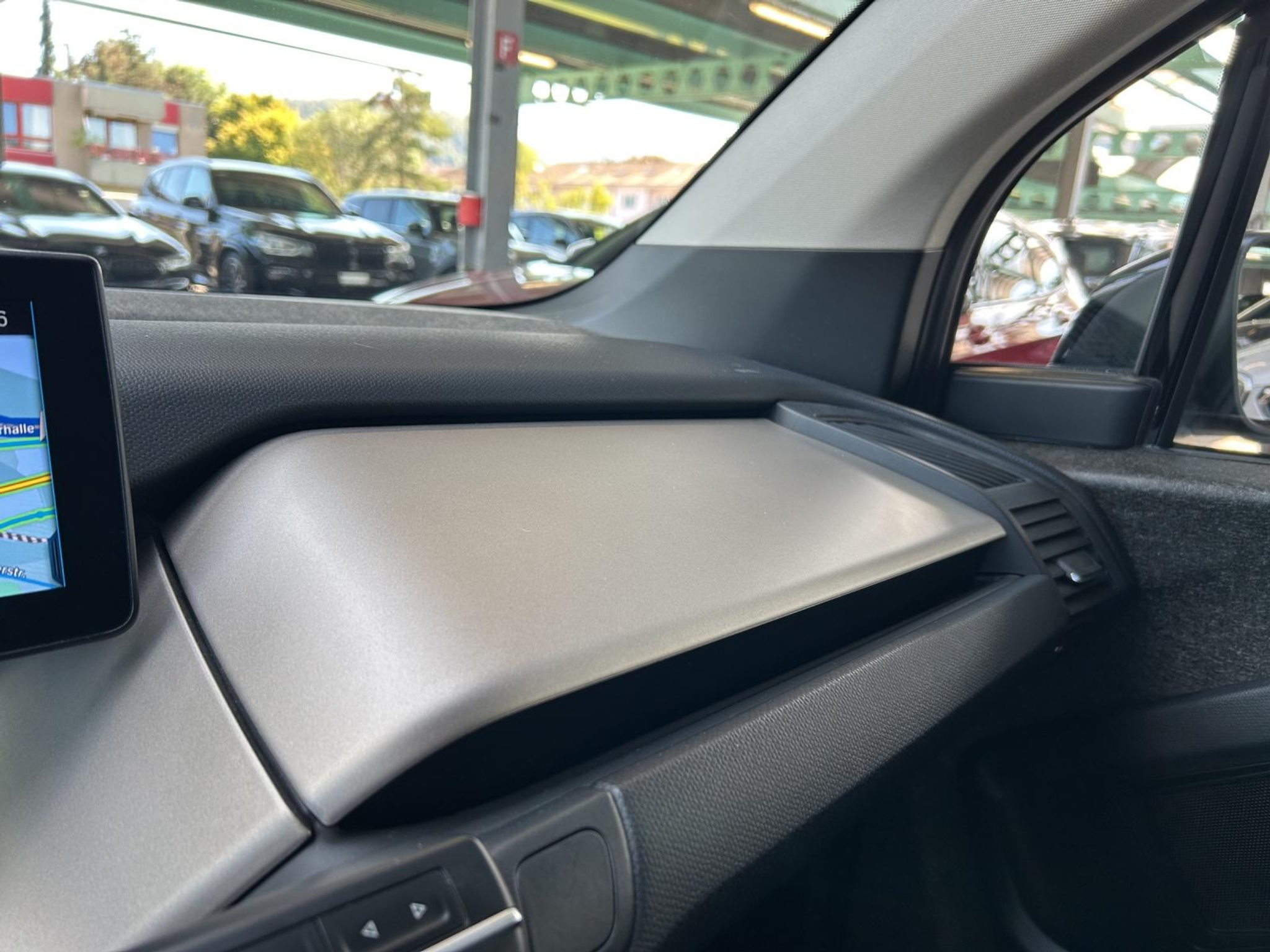 listing desktop thumbnail image 17