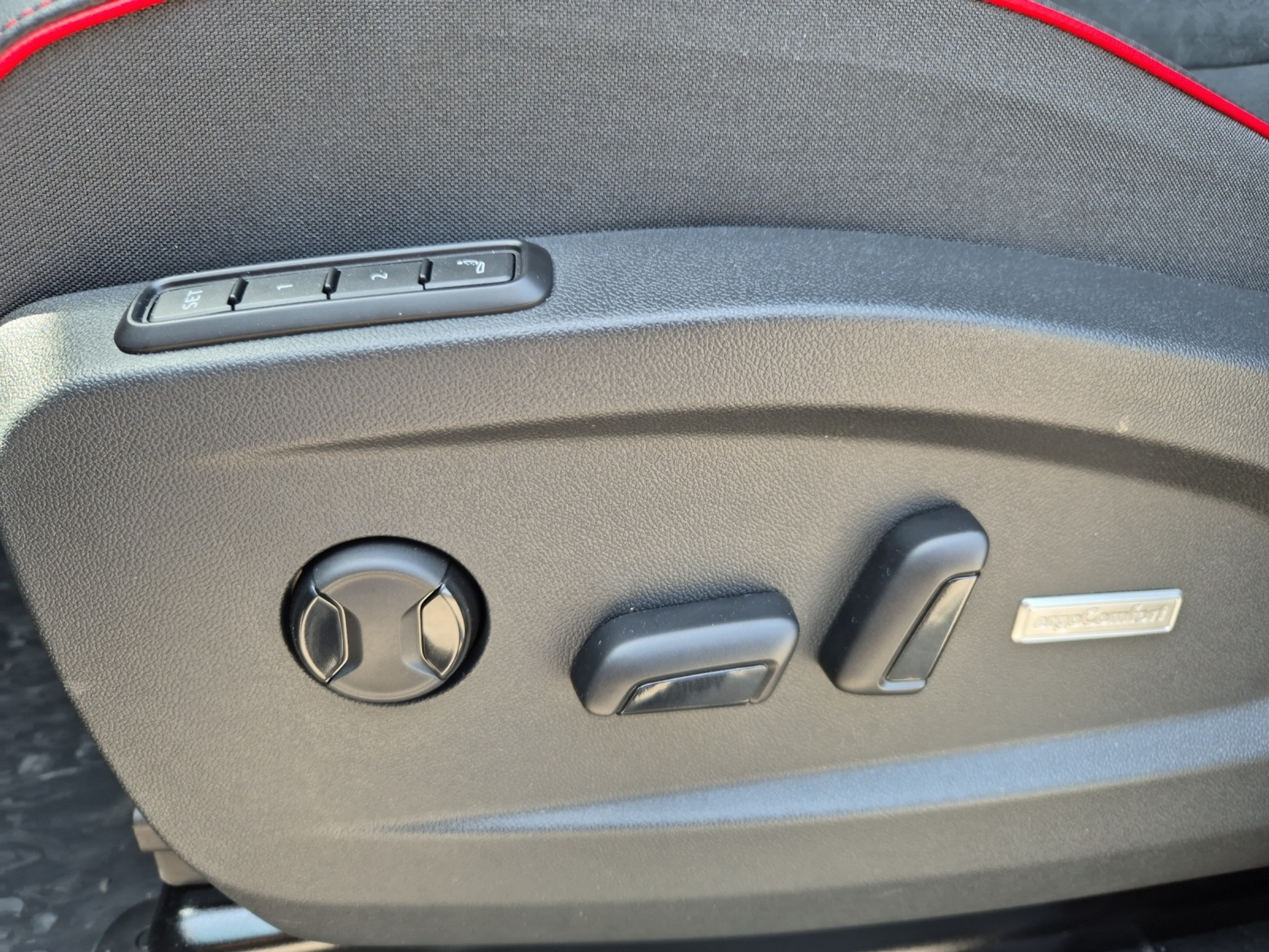 listing desktop thumbnail image 9