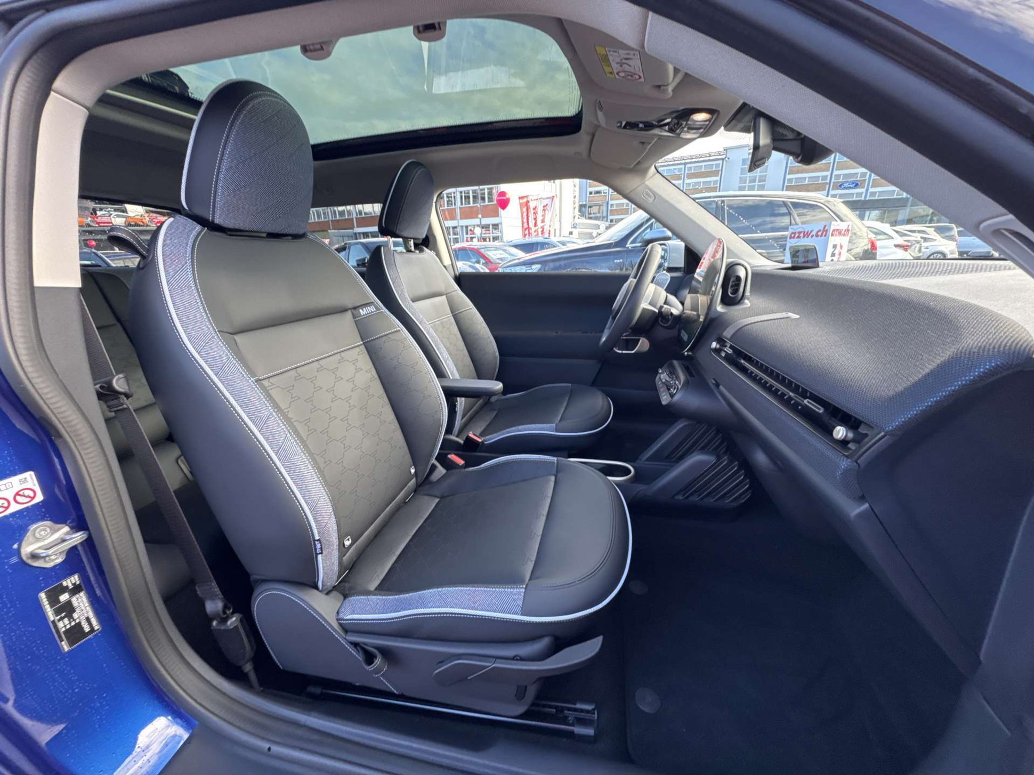 listing desktop thumbnail image 12