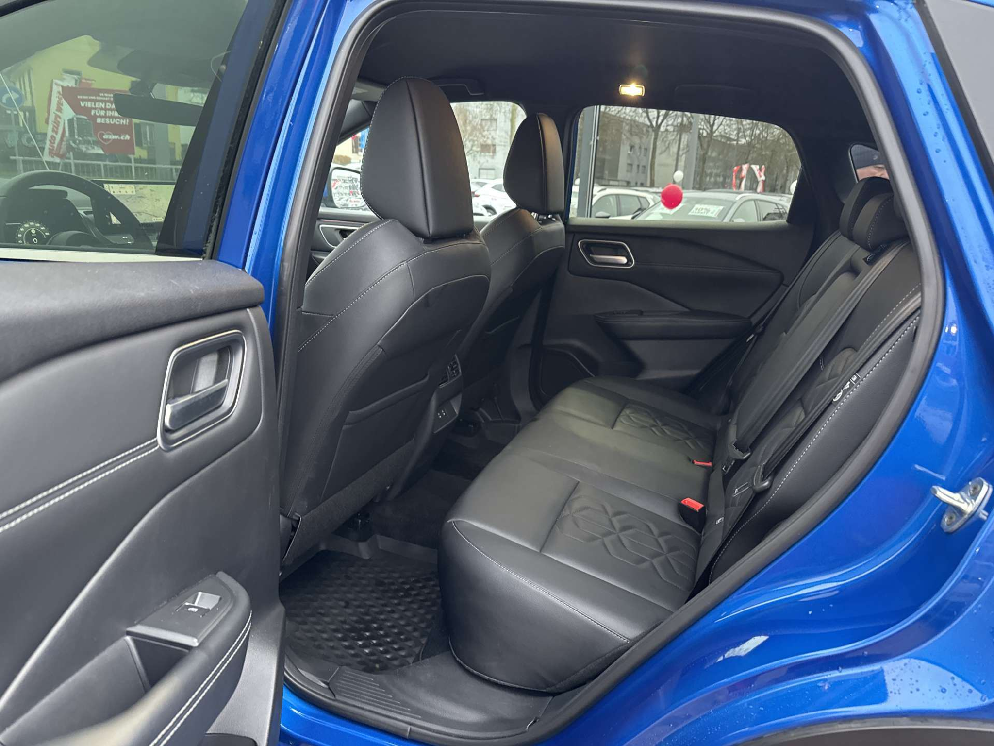 listing desktop thumbnail image 6