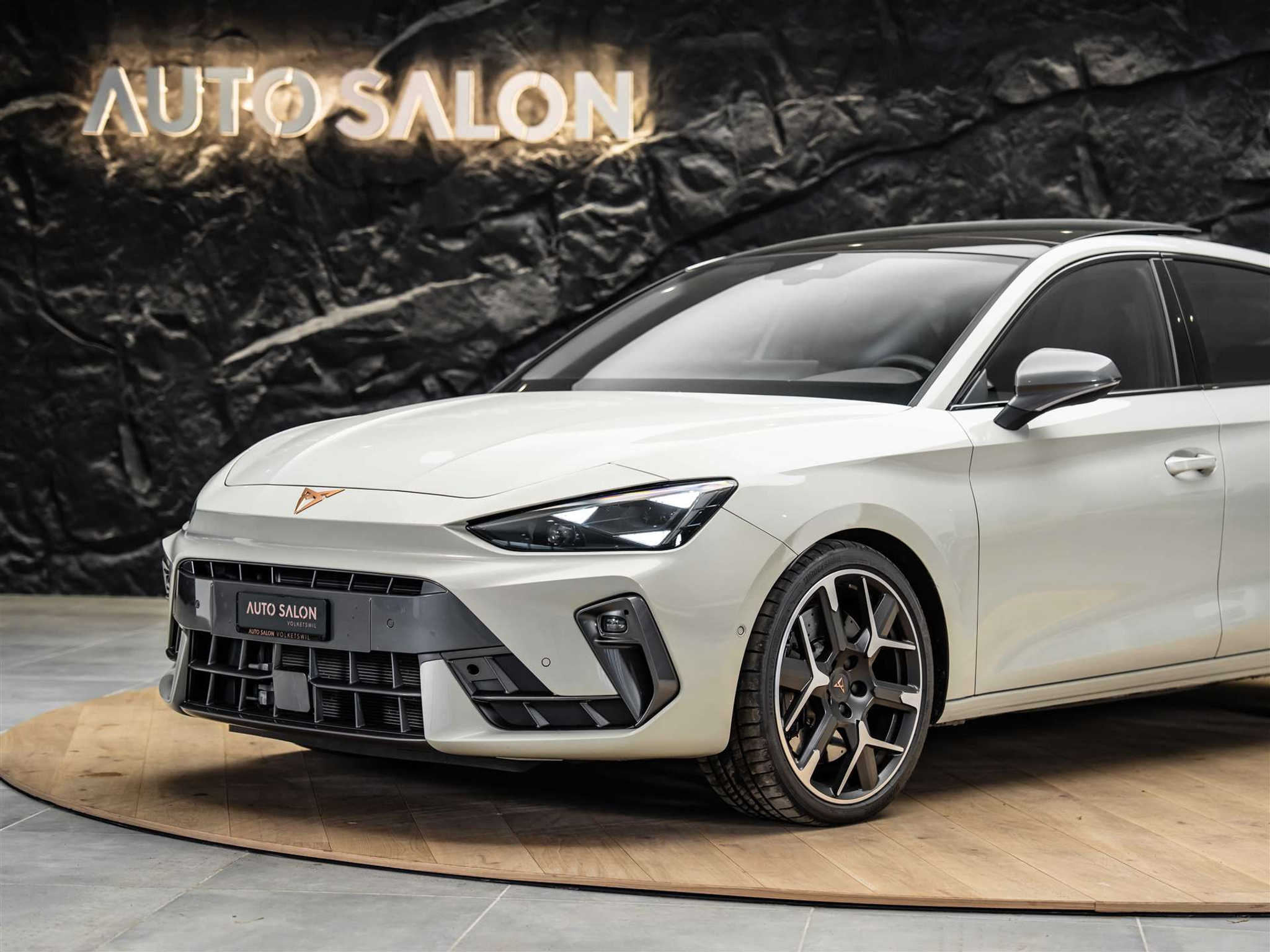 listing desktop thumbnail image 16