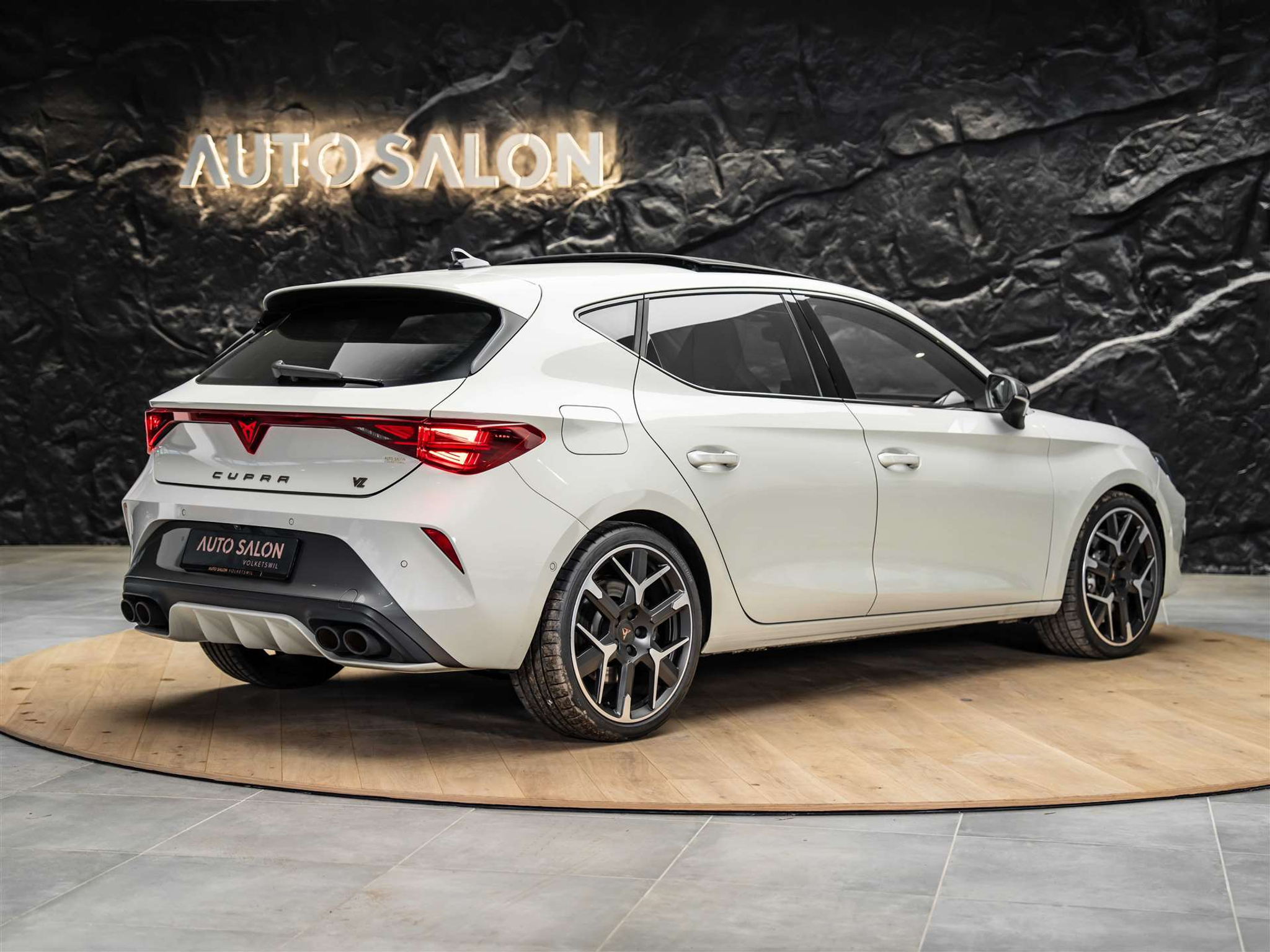 listing desktop thumbnail image 4