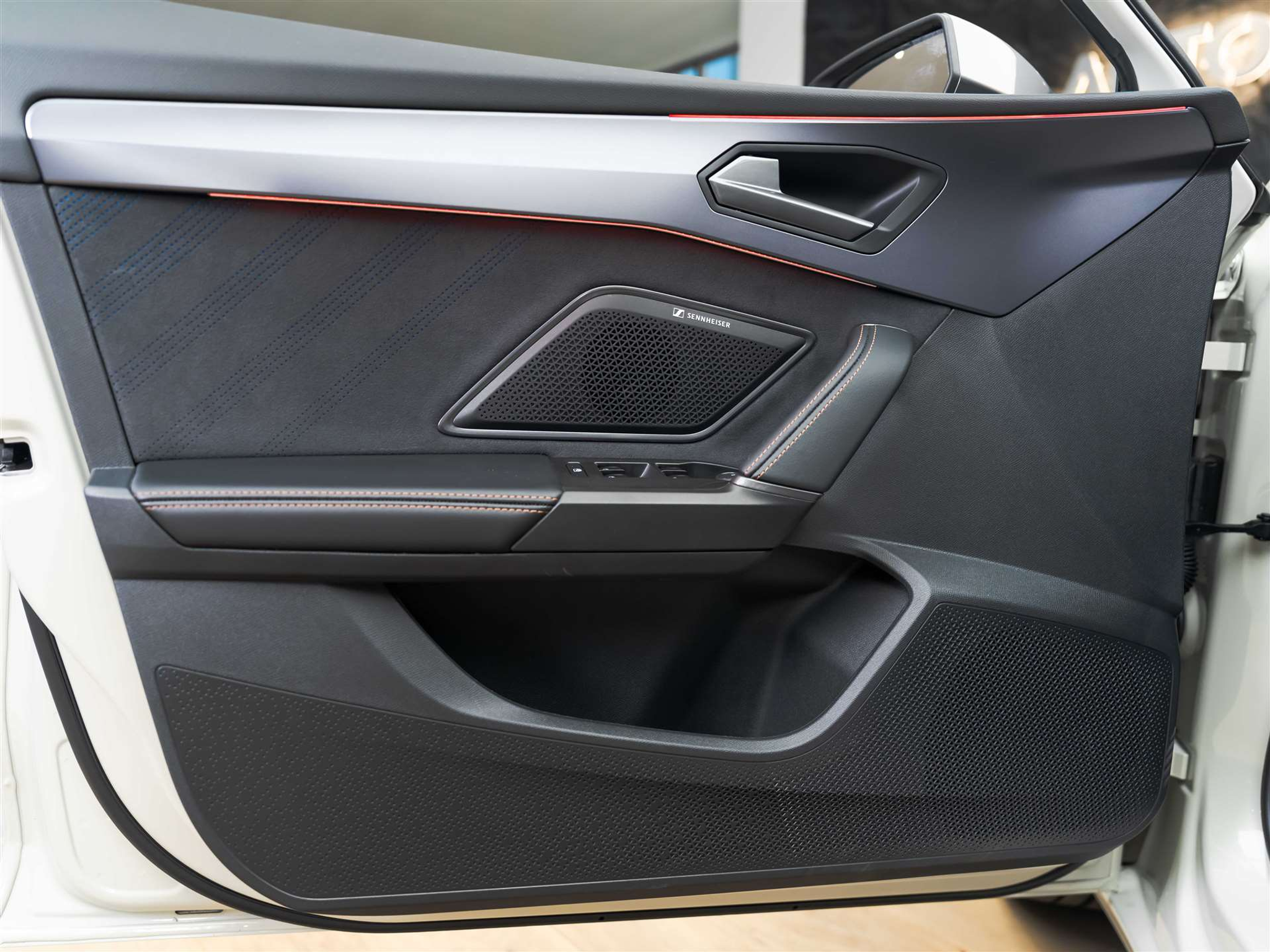 listing desktop thumbnail image 23