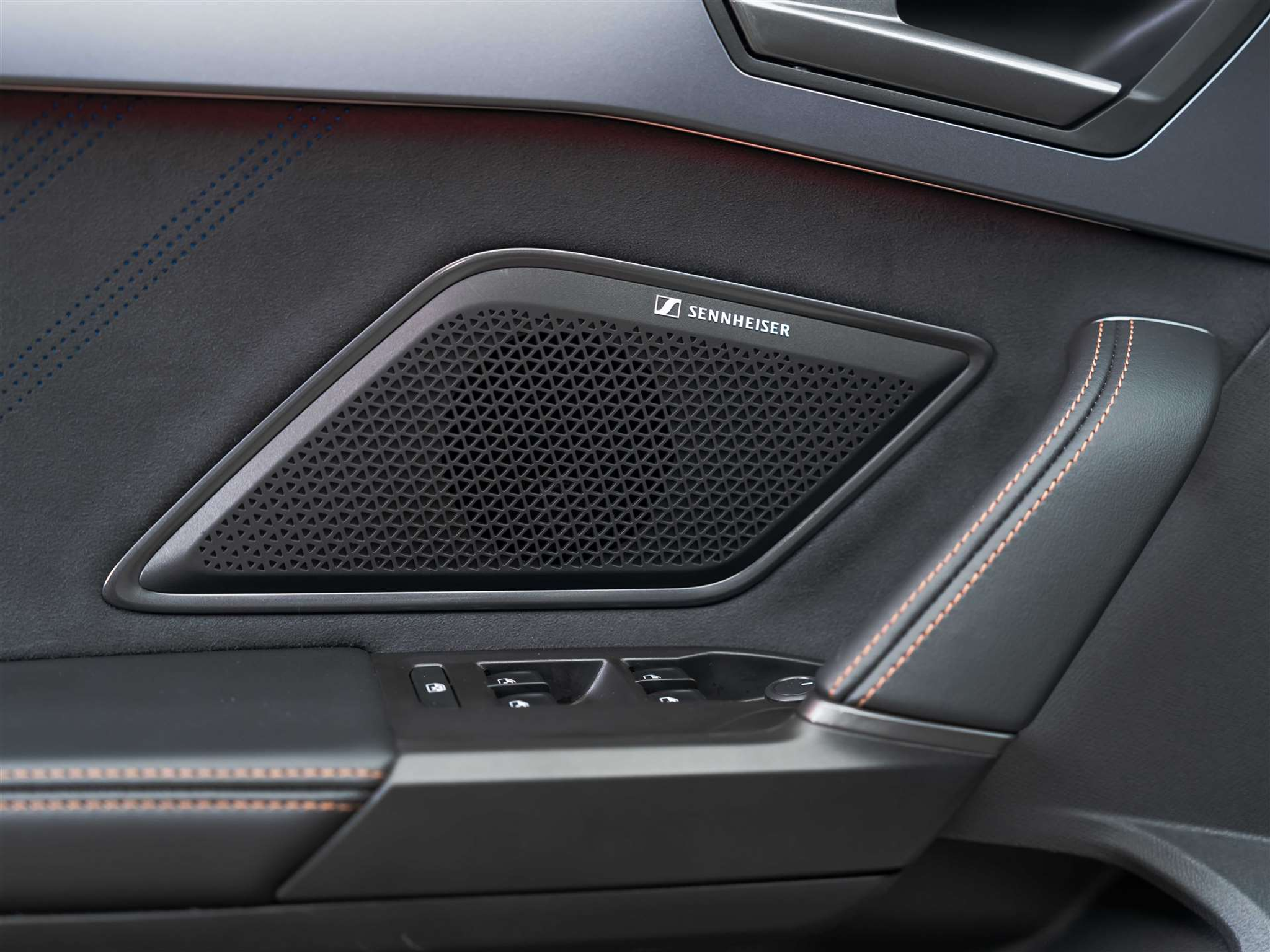 listing desktop thumbnail image 24