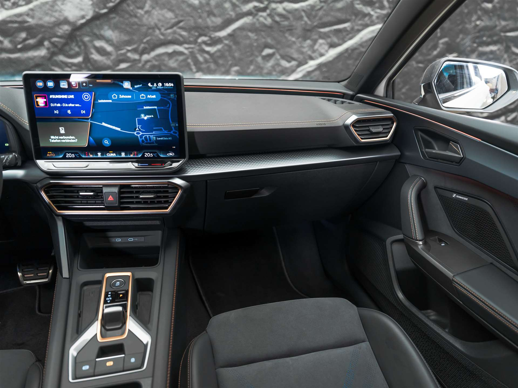 listing desktop thumbnail image 29