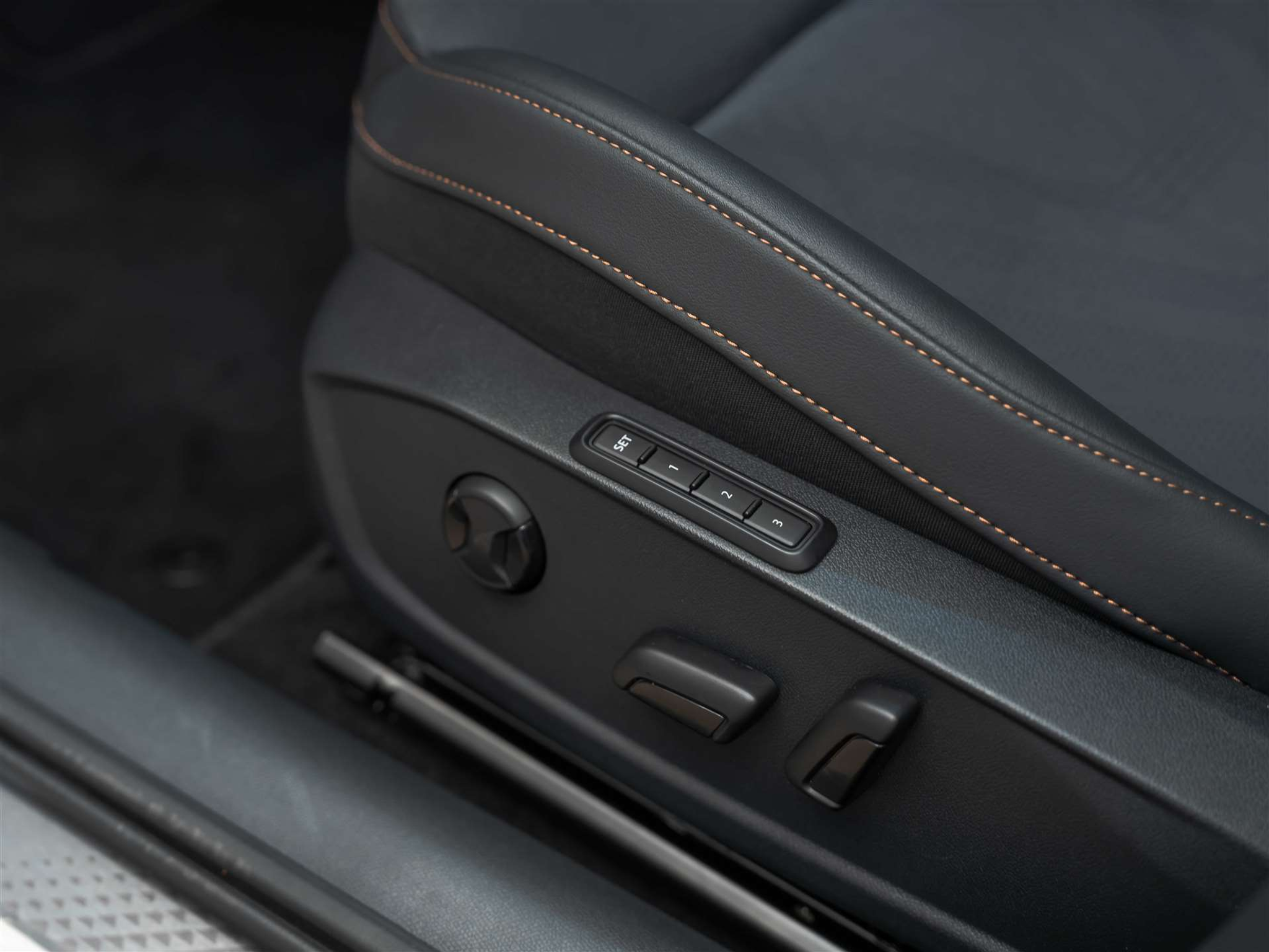 listing desktop thumbnail image 26