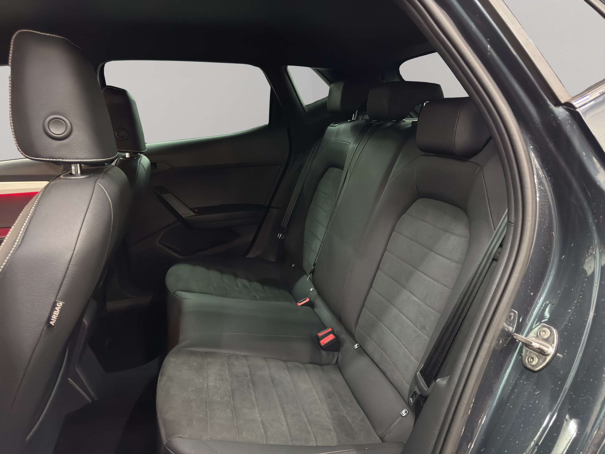 listing desktop thumbnail image 10