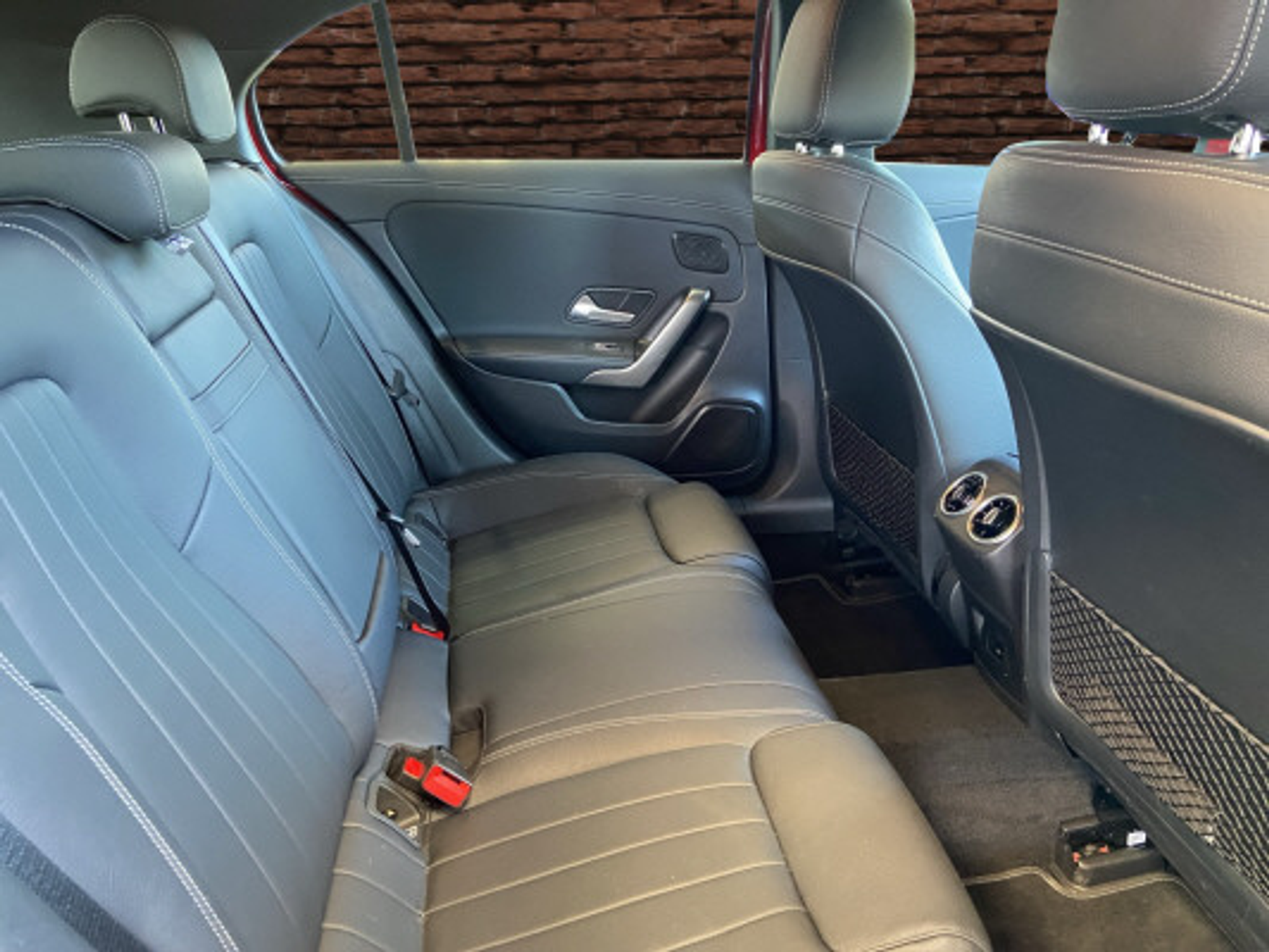 listing desktop thumbnail image 11