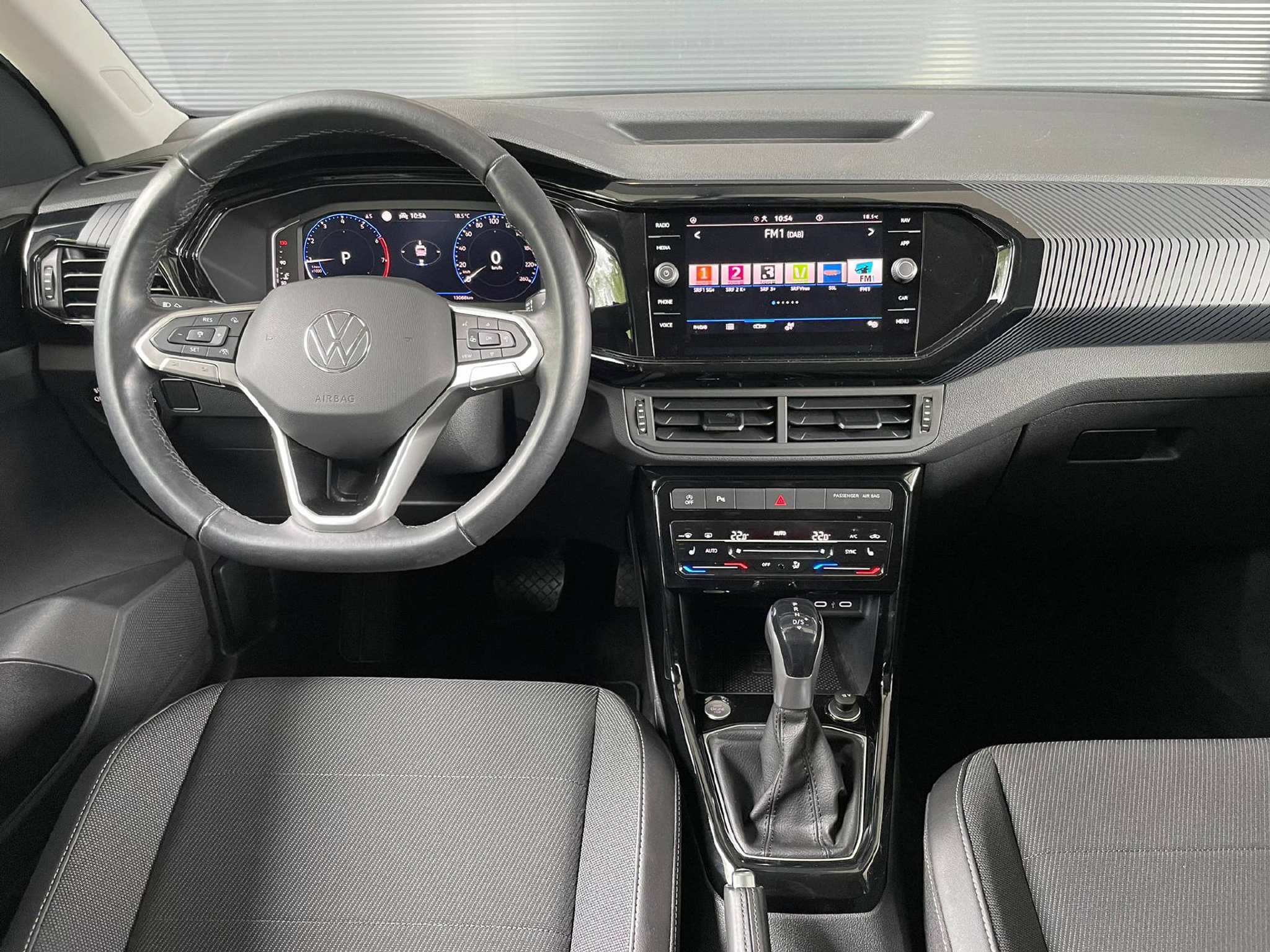 listing desktop thumbnail image 6