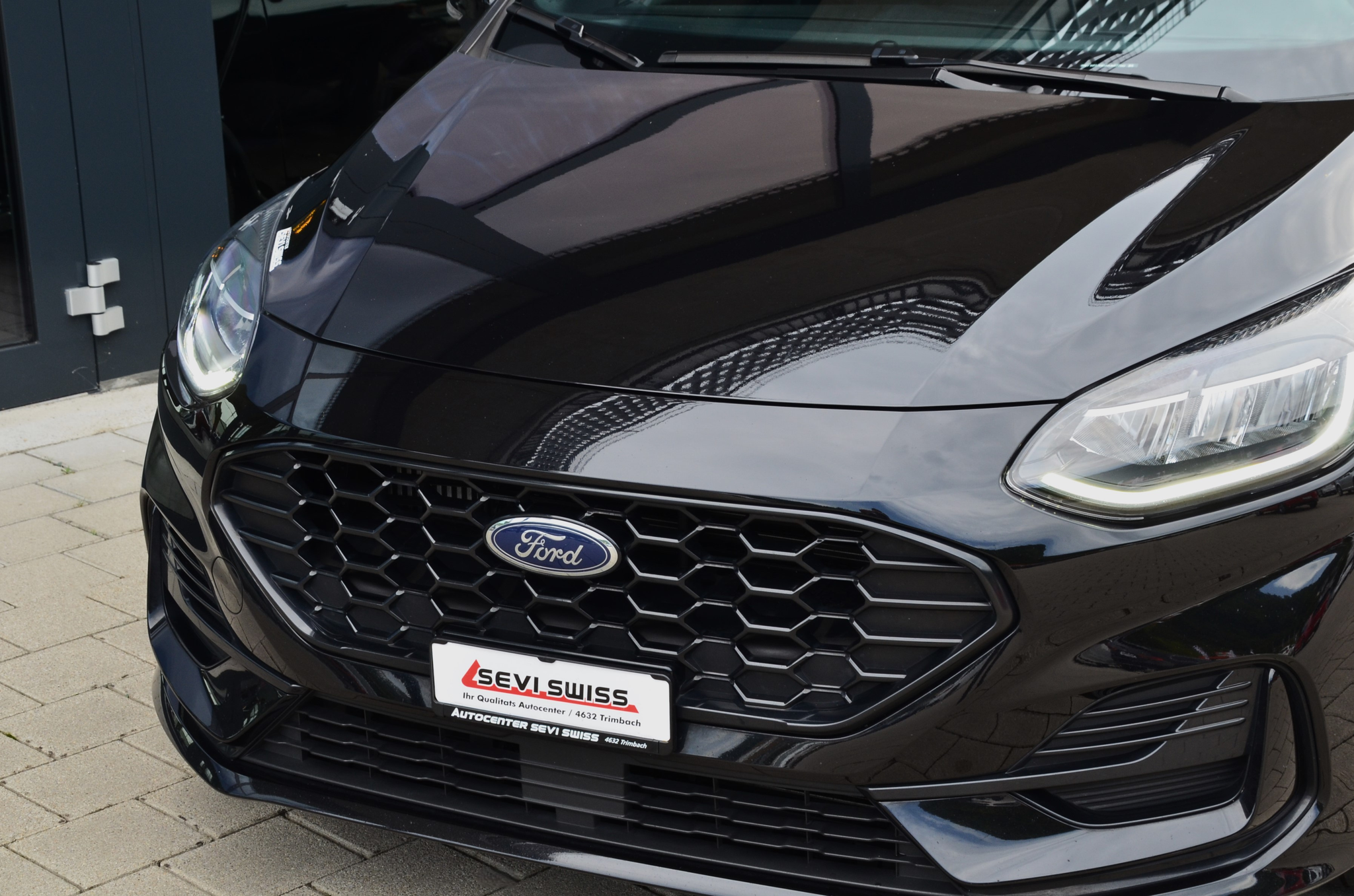 listing desktop thumbnail image 11