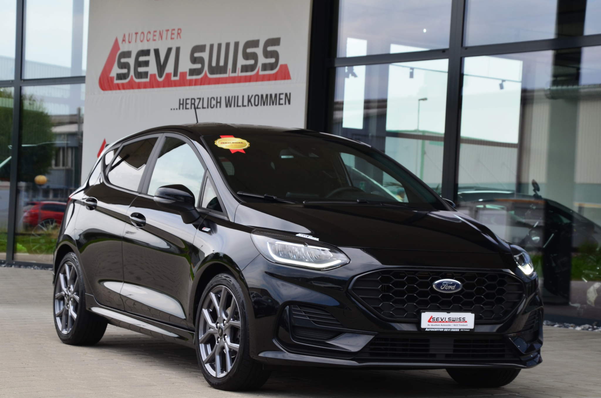 listing desktop thumbnail image 1