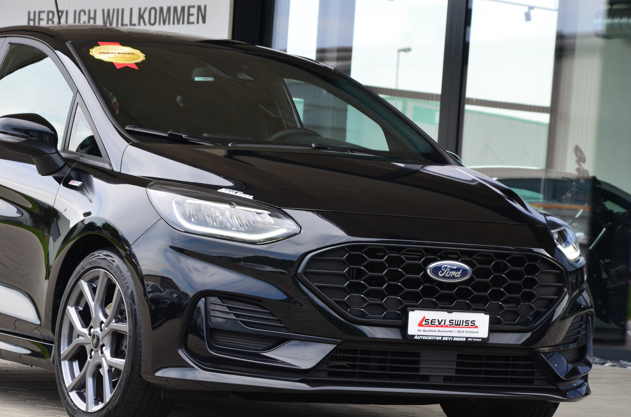 listing desktop thumbnail image 2