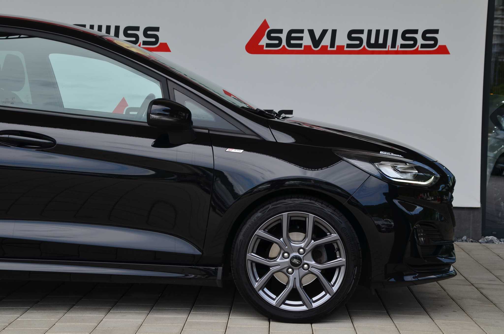 listing desktop thumbnail image 3