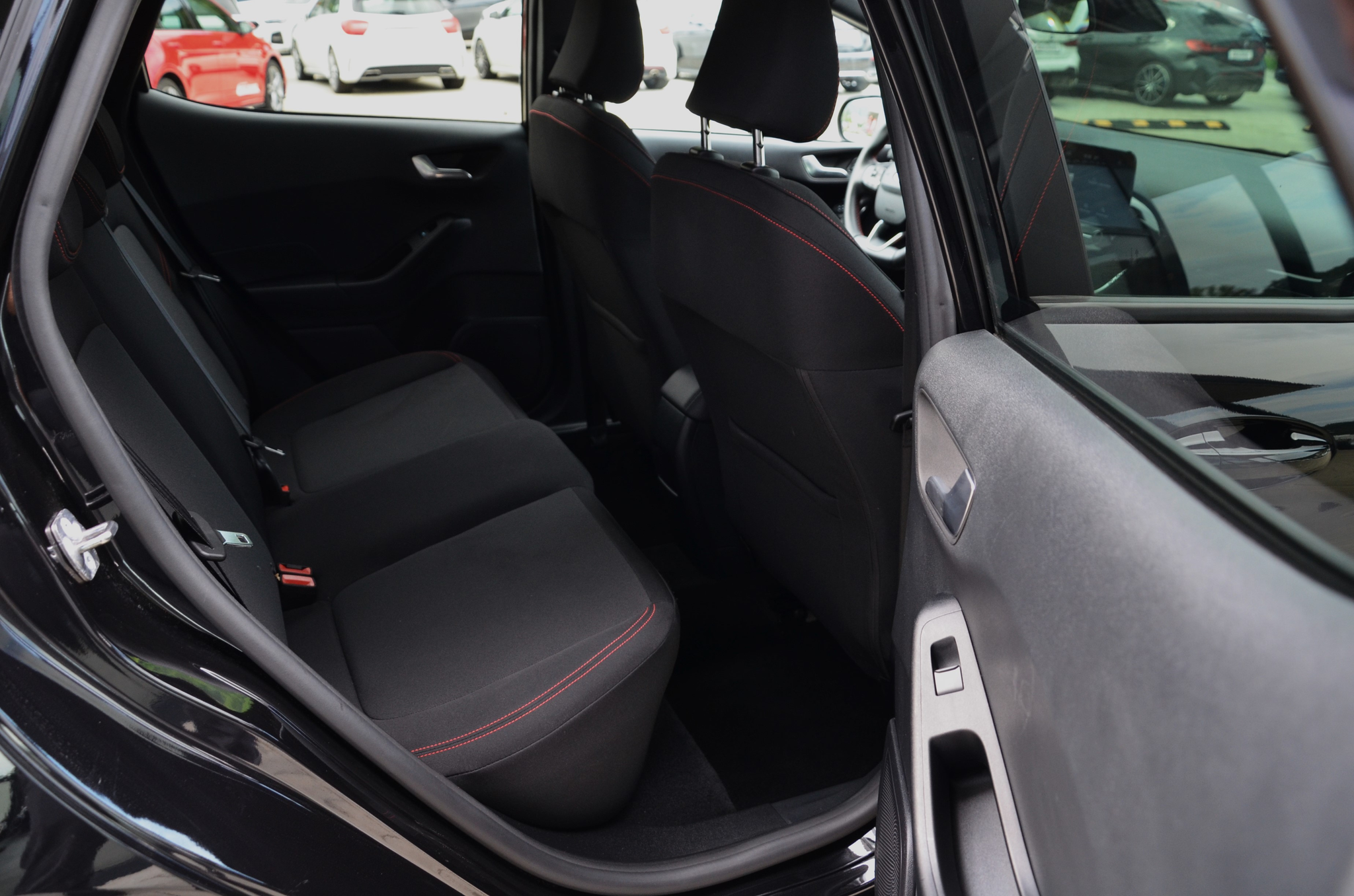 listing desktop thumbnail image 16