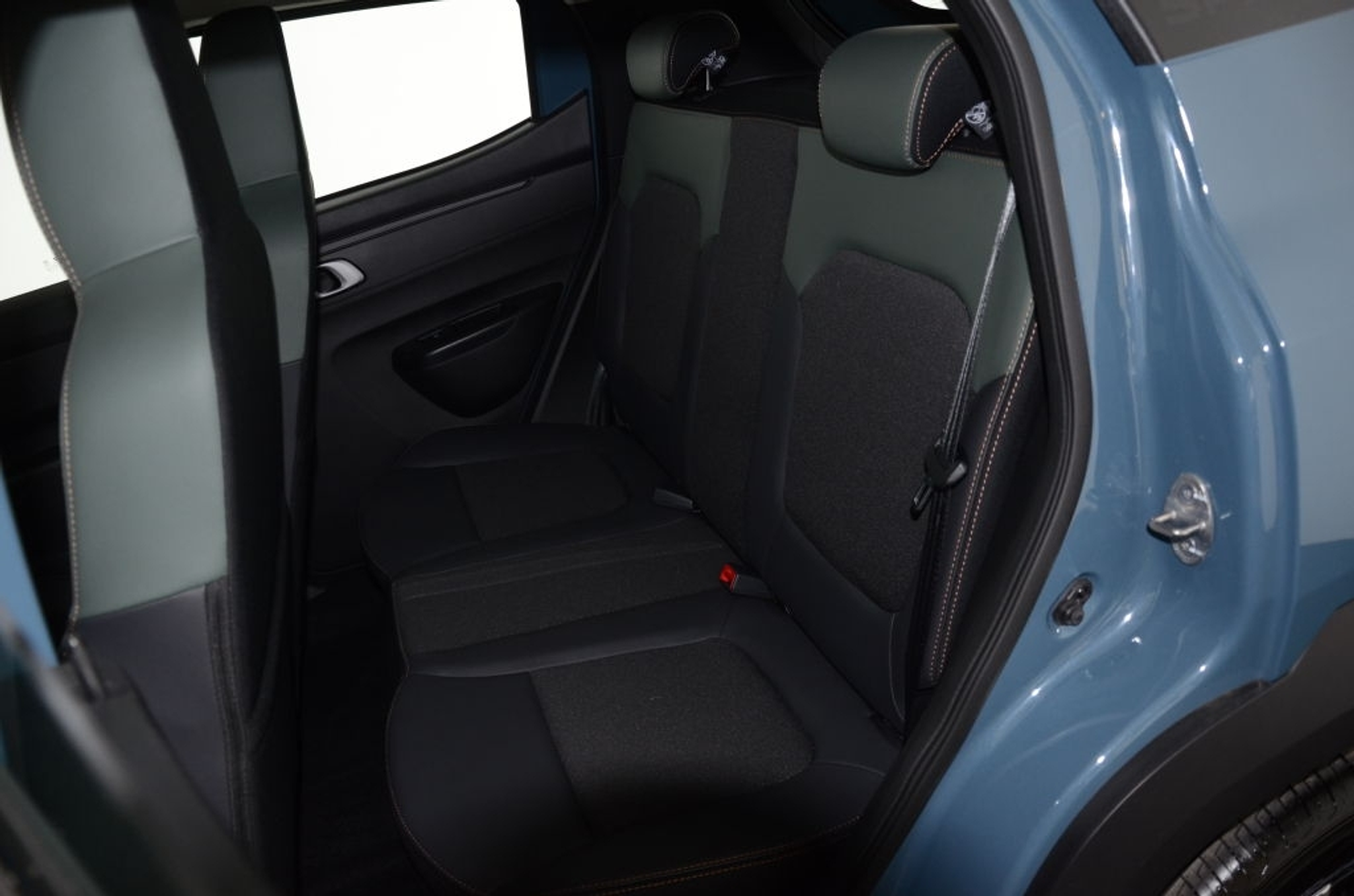 listing desktop thumbnail image 12