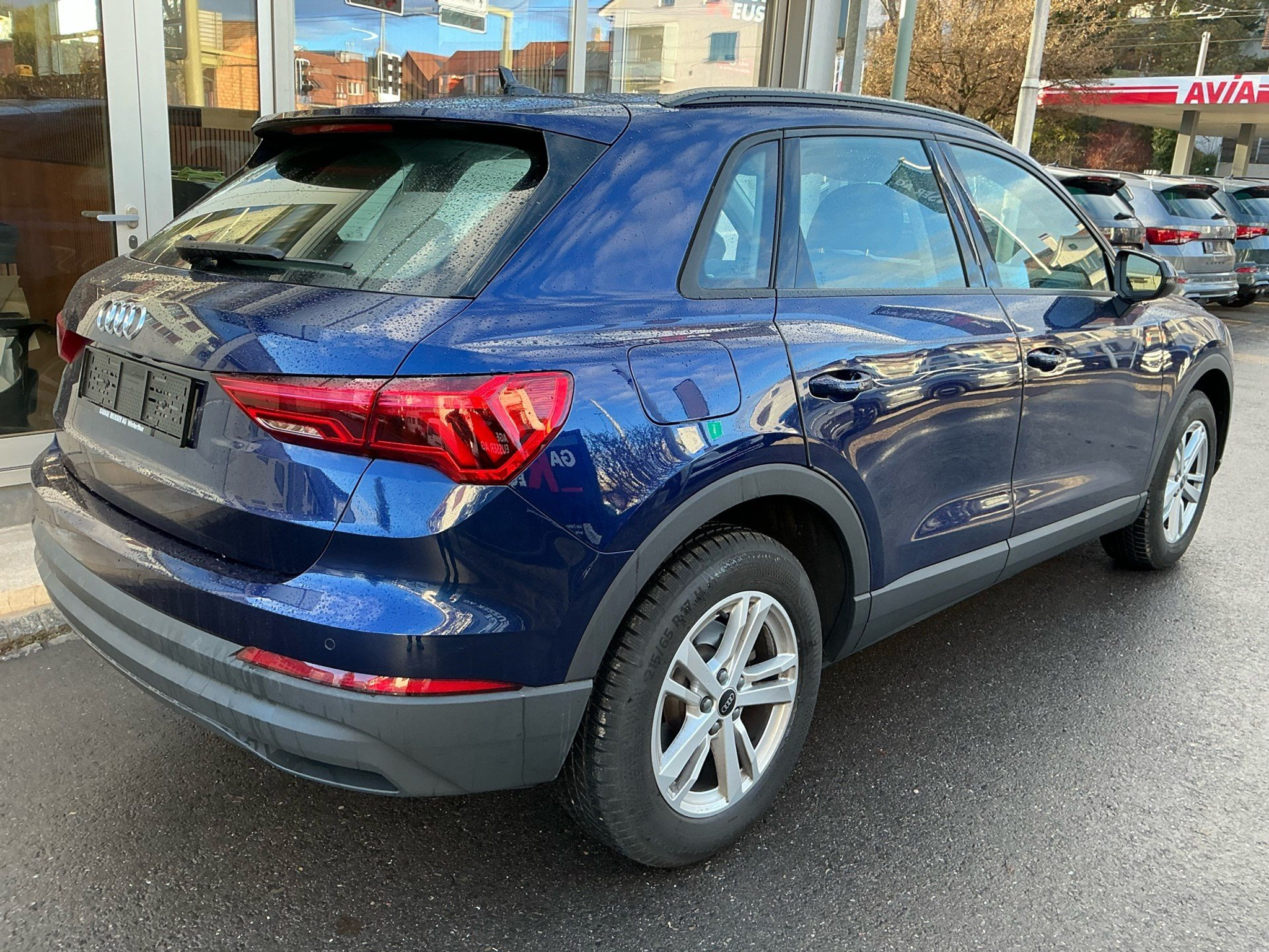 listing desktop thumbnail image 3