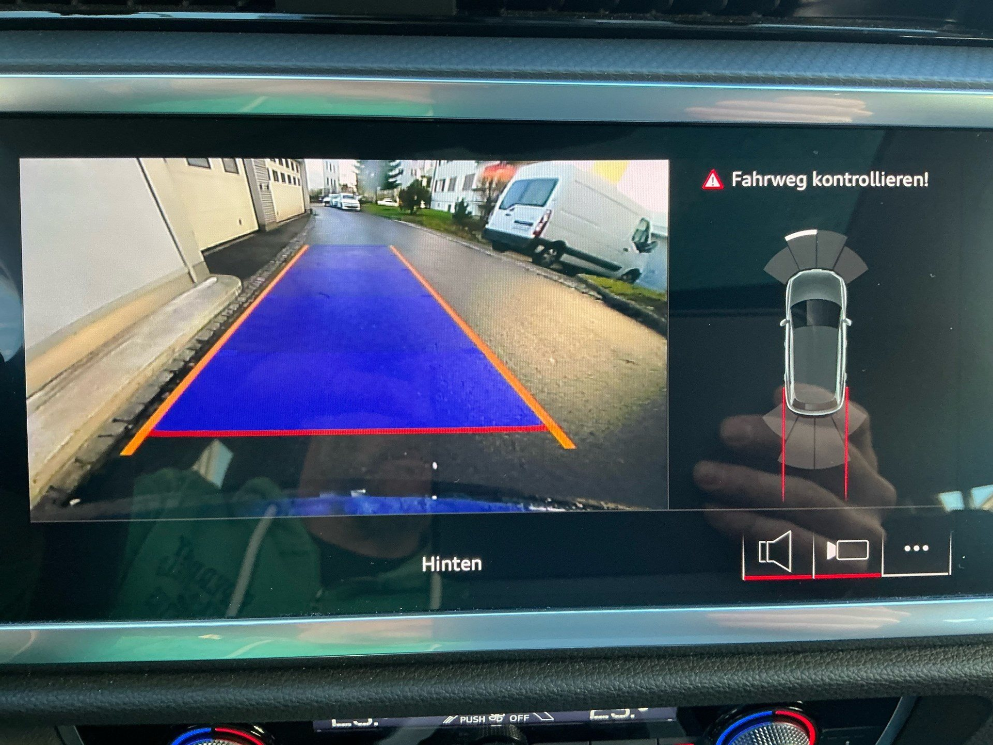 listing desktop thumbnail image 15