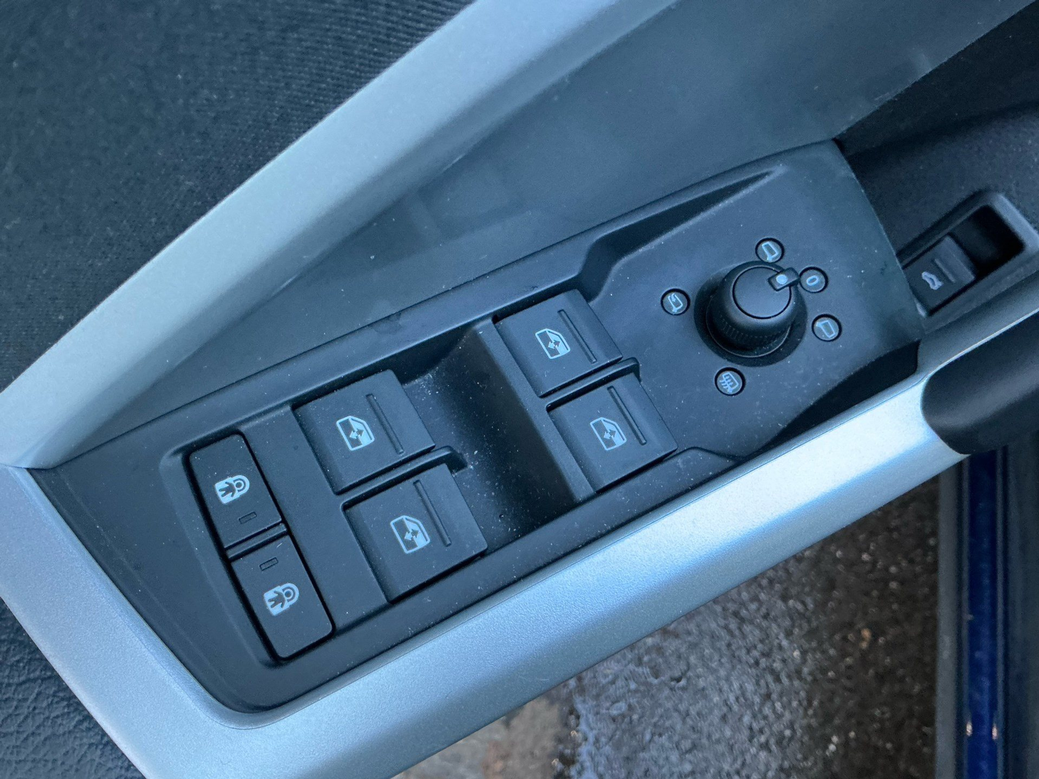 listing desktop thumbnail image 21