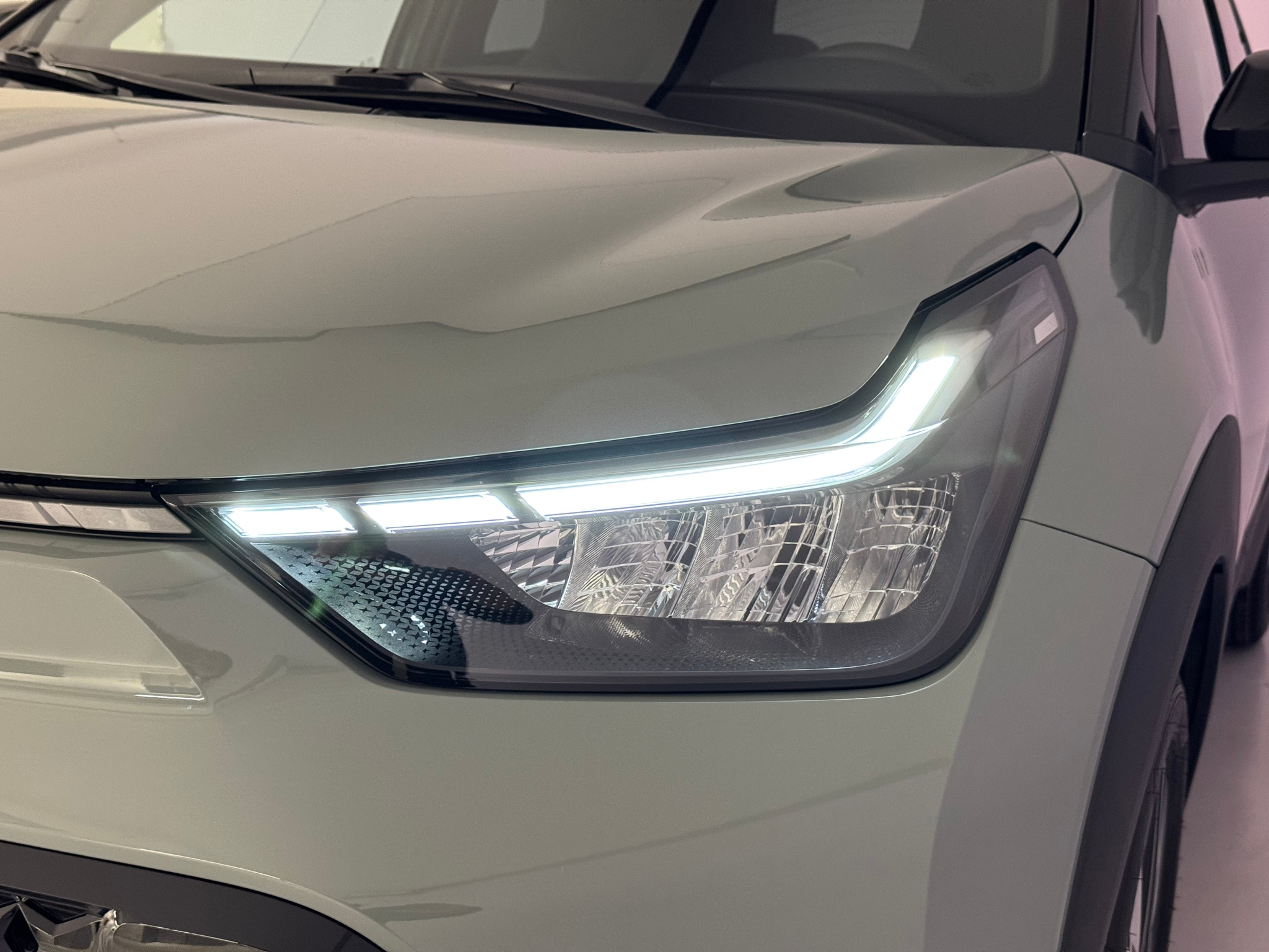 listing desktop thumbnail image 16