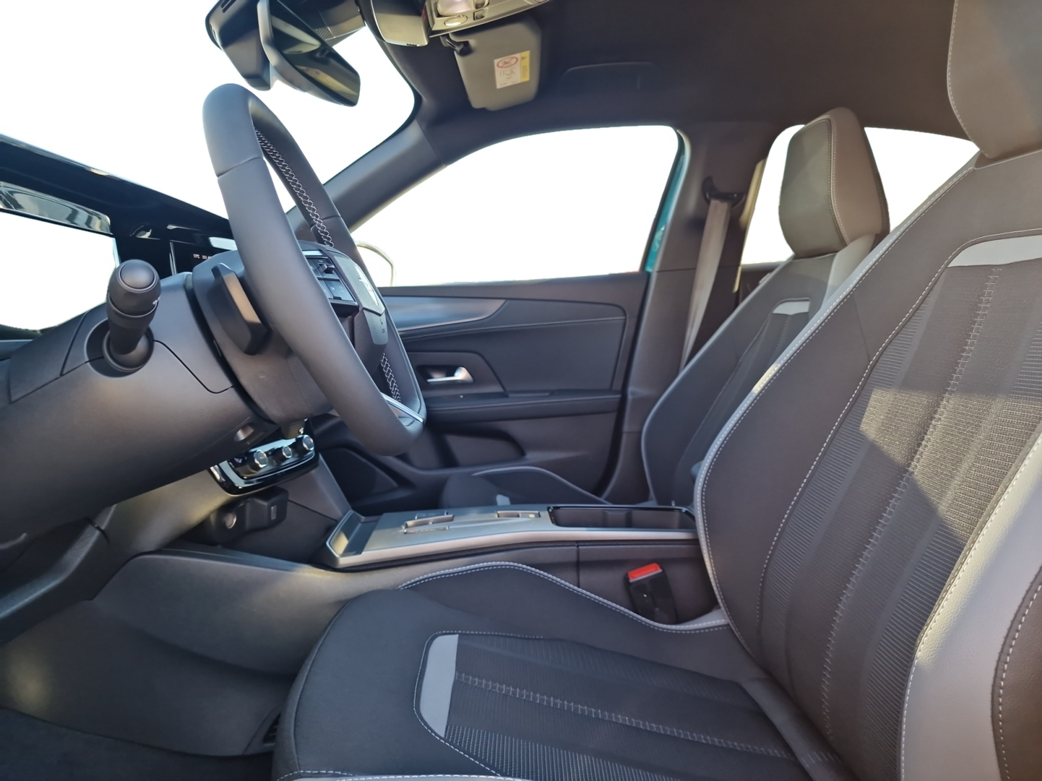 listing desktop thumbnail image 16