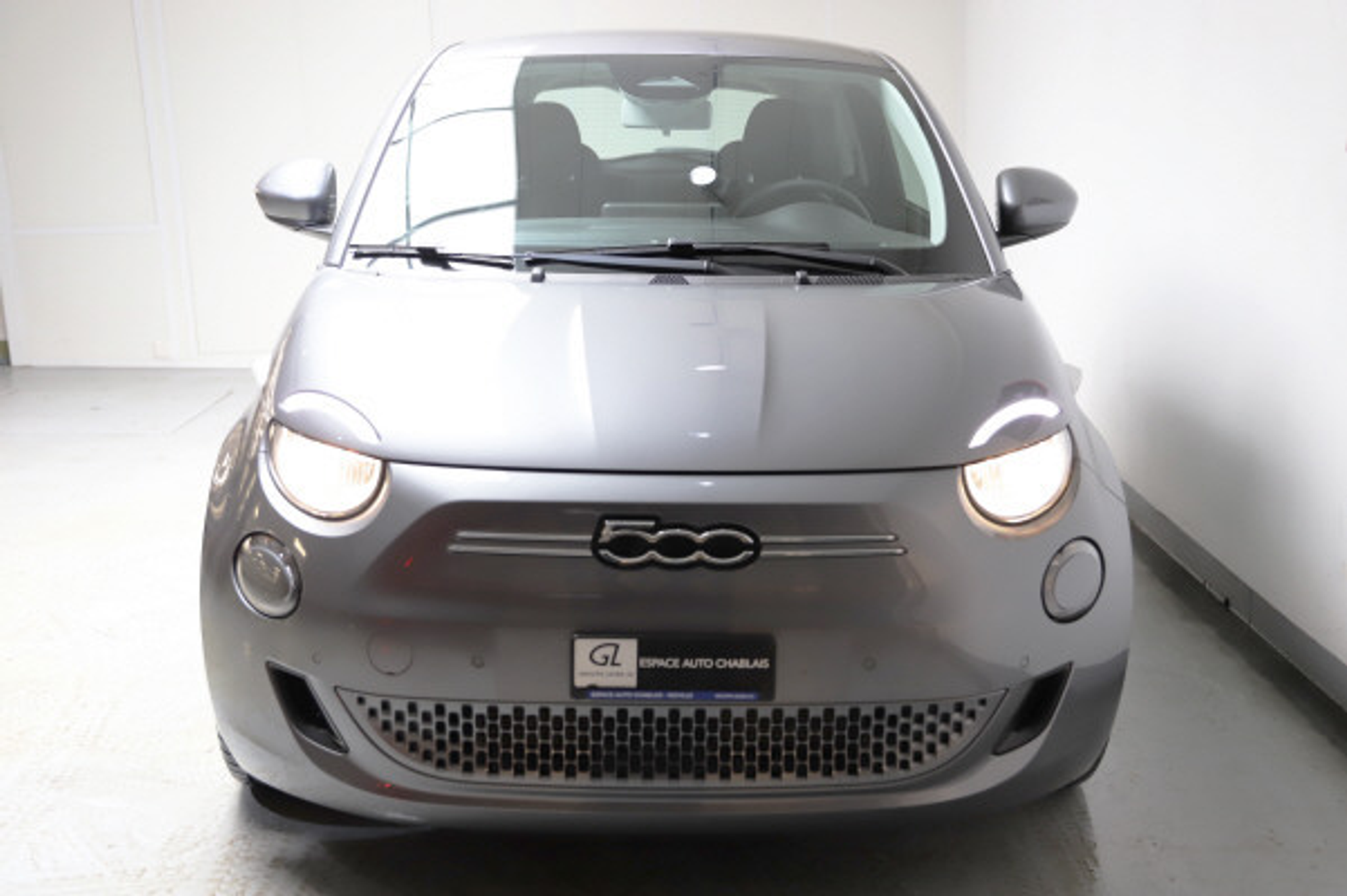 listing desktop thumbnail image 4