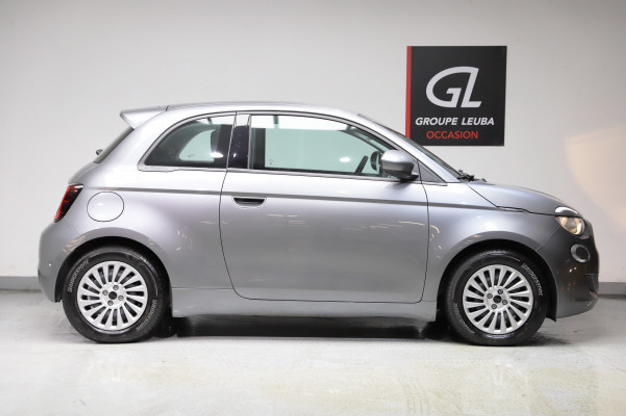 listing desktop thumbnail image 6