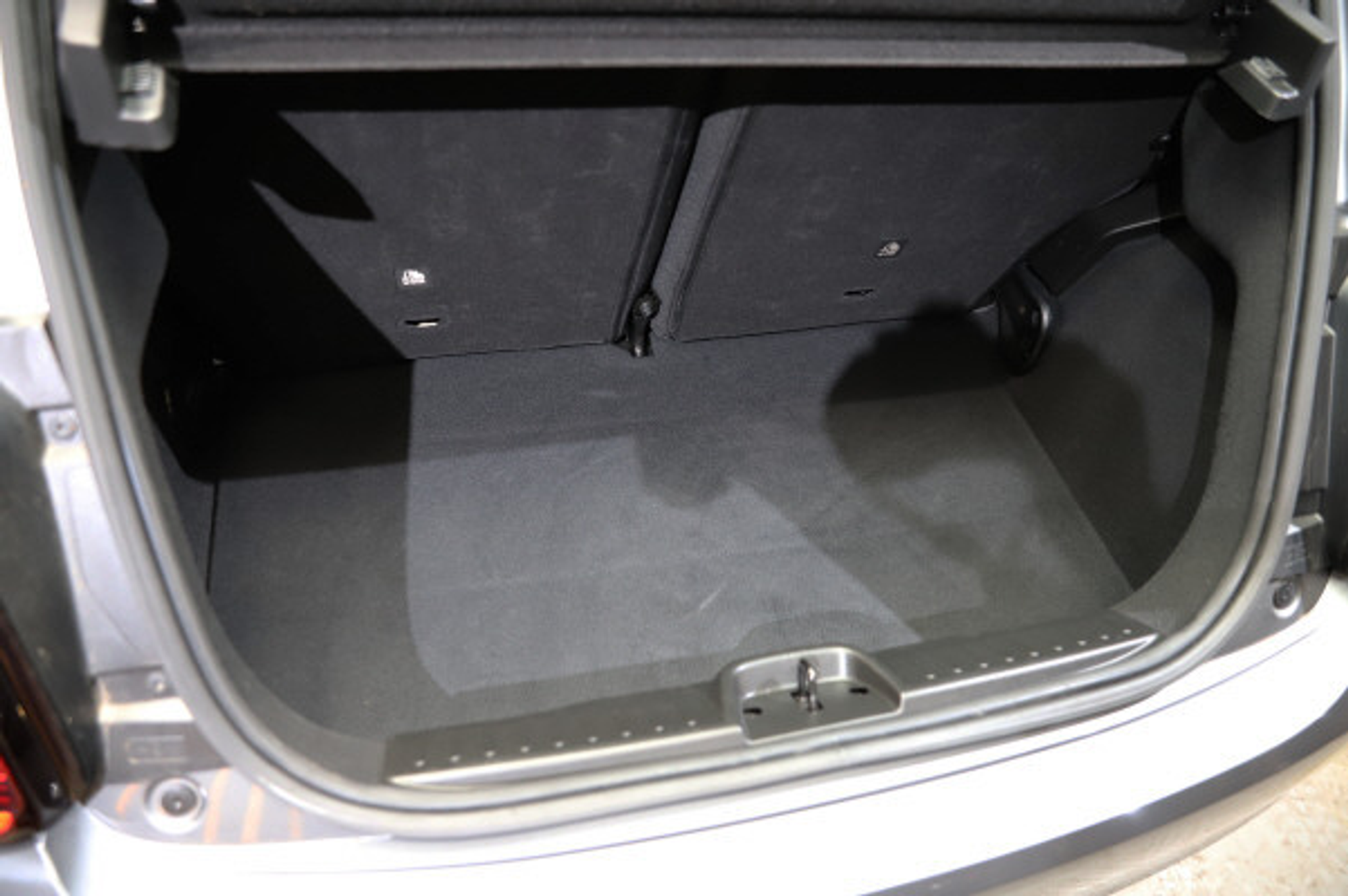 listing desktop thumbnail image 11