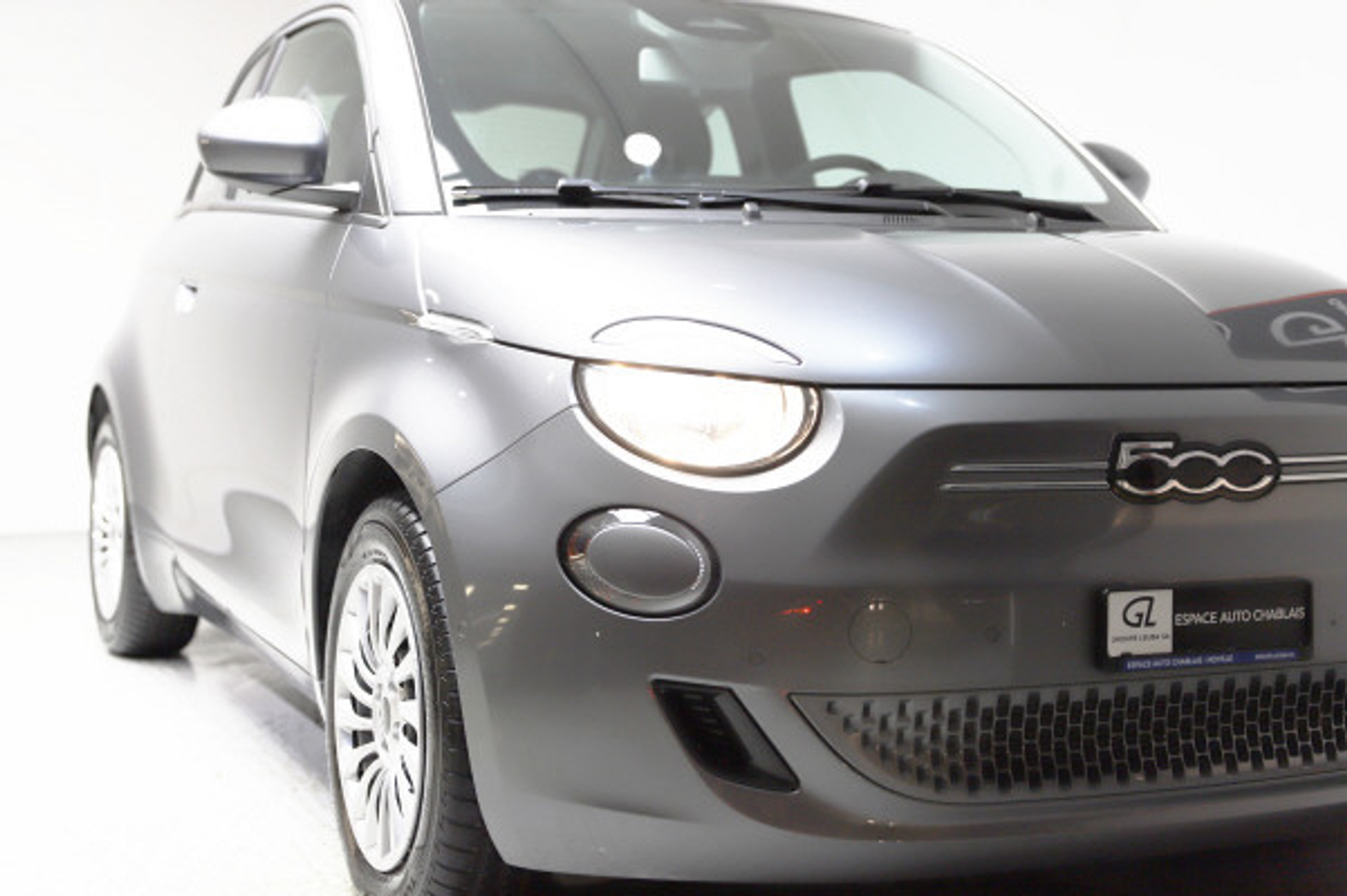 listing desktop thumbnail image 1