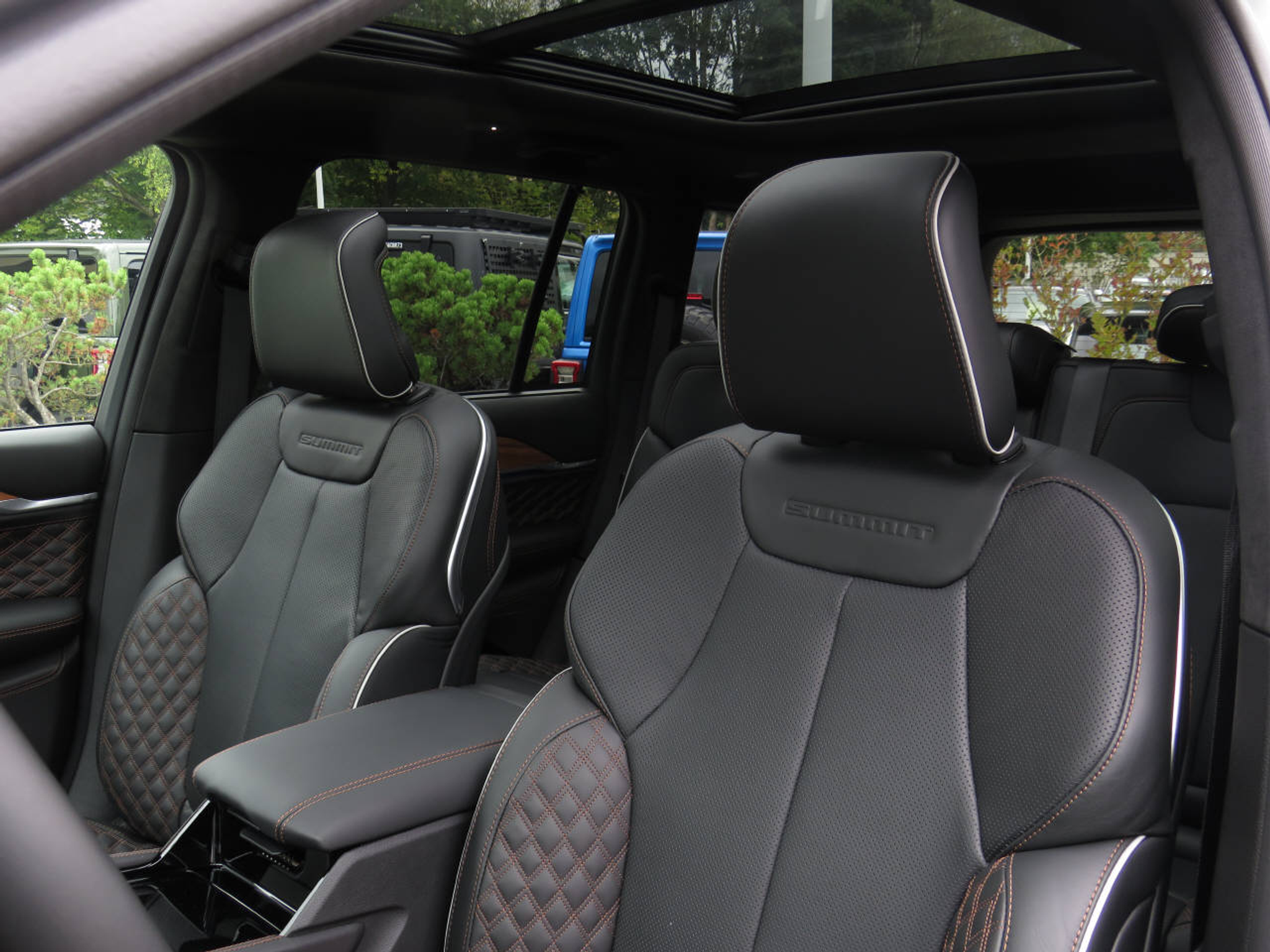 listing desktop thumbnail image 8