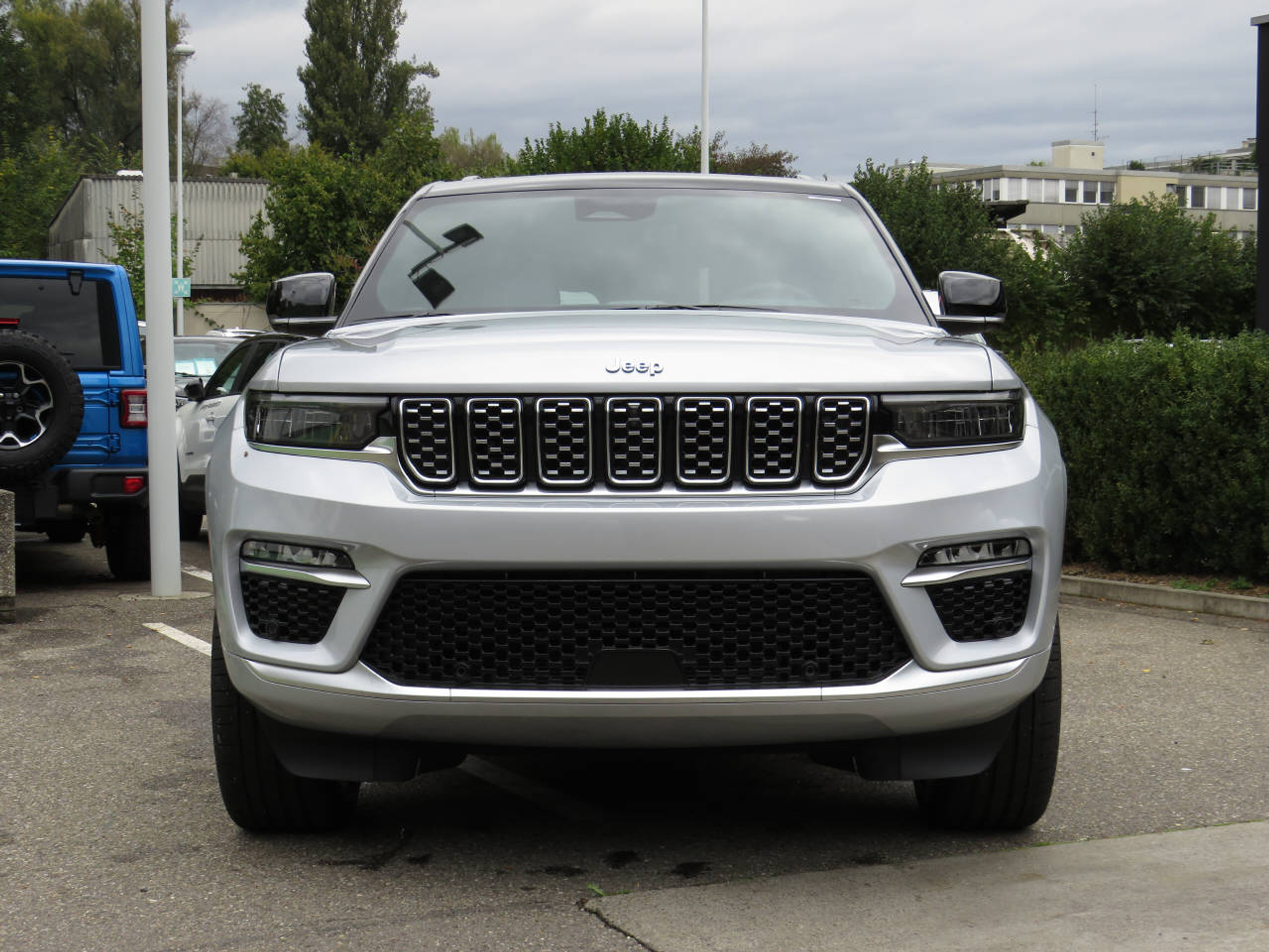 listing desktop thumbnail image 5