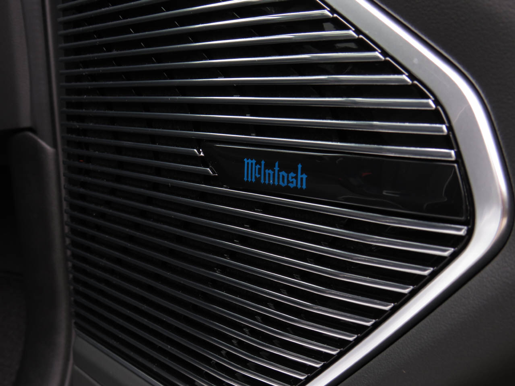 listing desktop thumbnail image 11