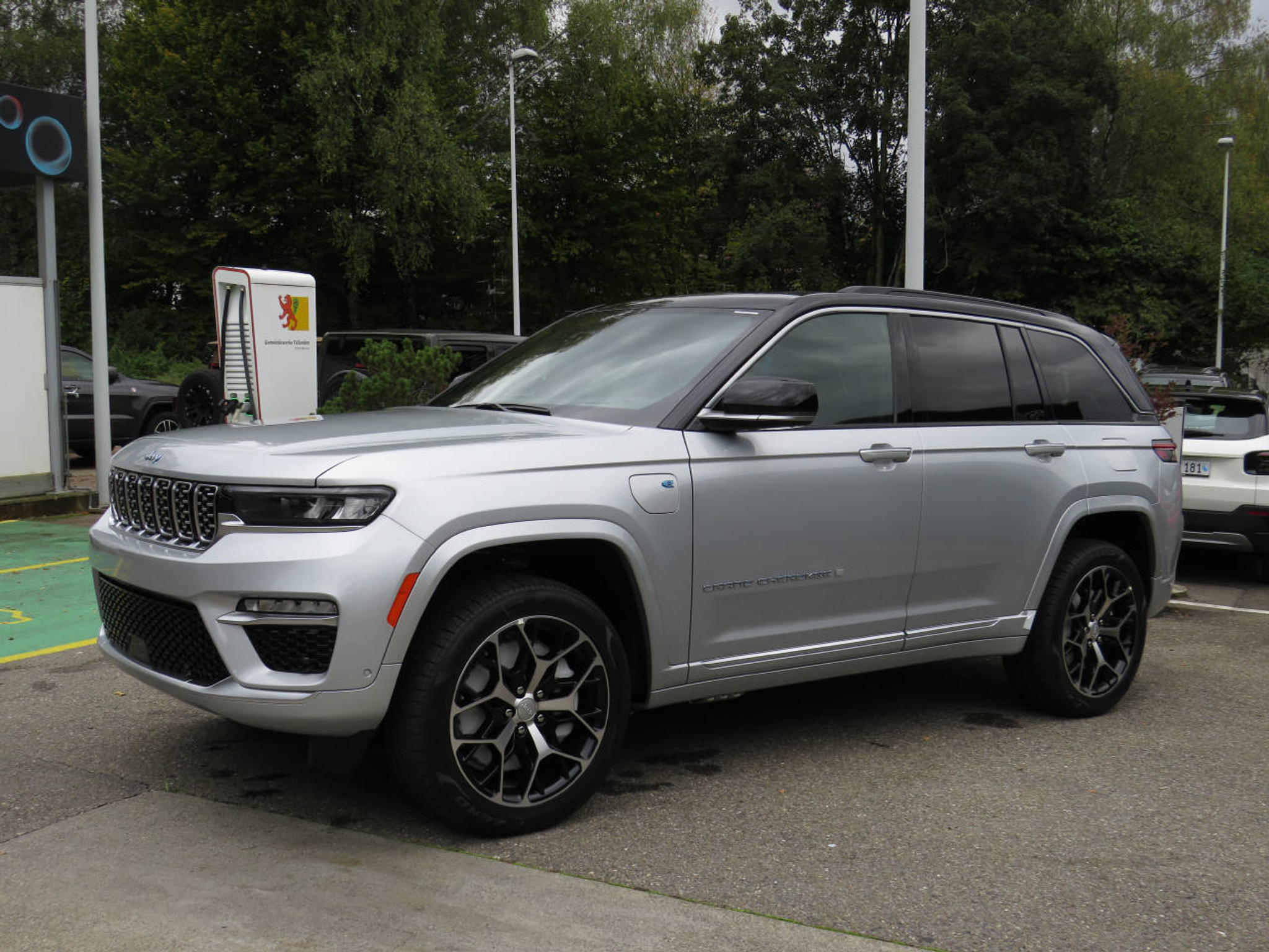 listing desktop thumbnail image 4