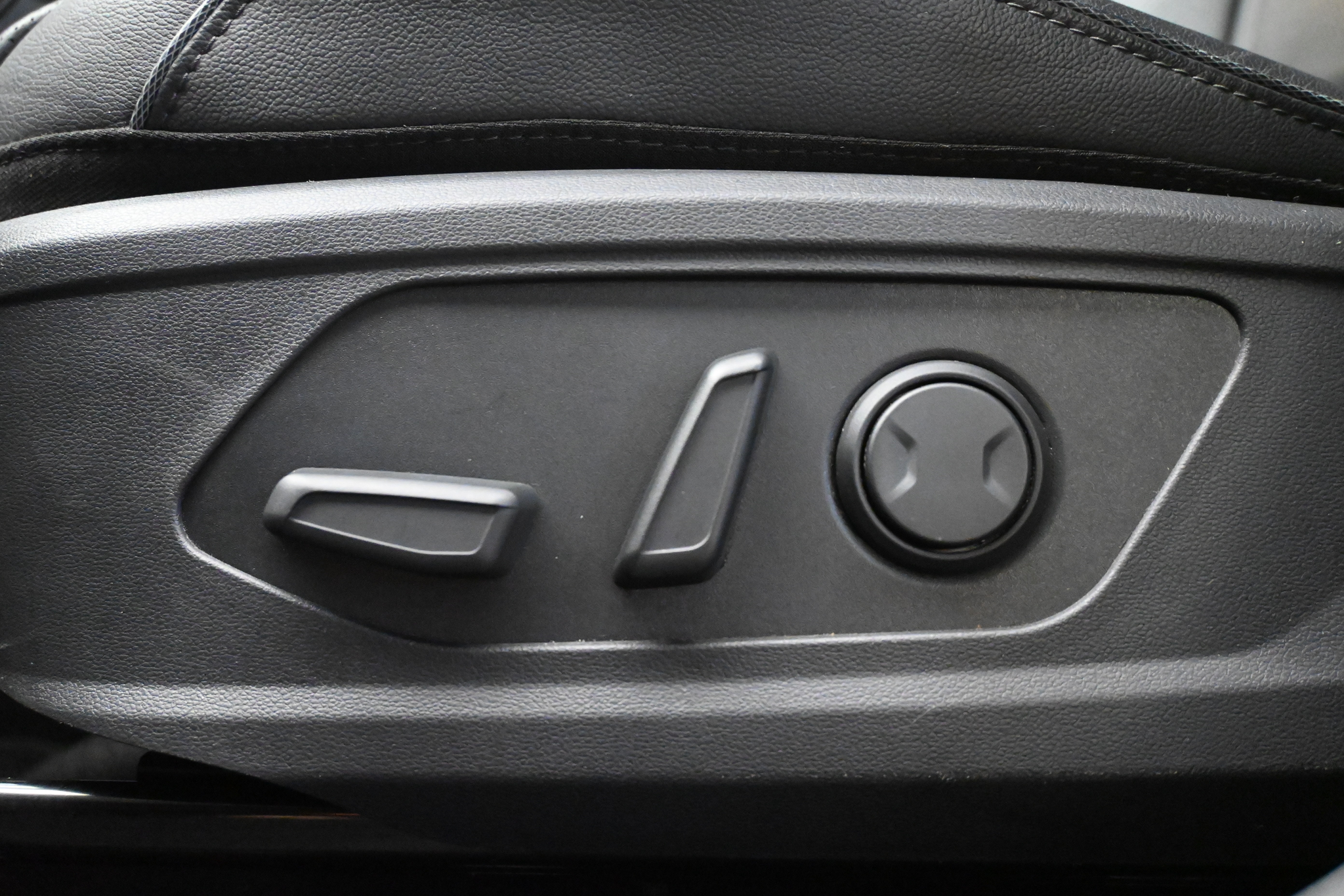 listing desktop thumbnail image 18