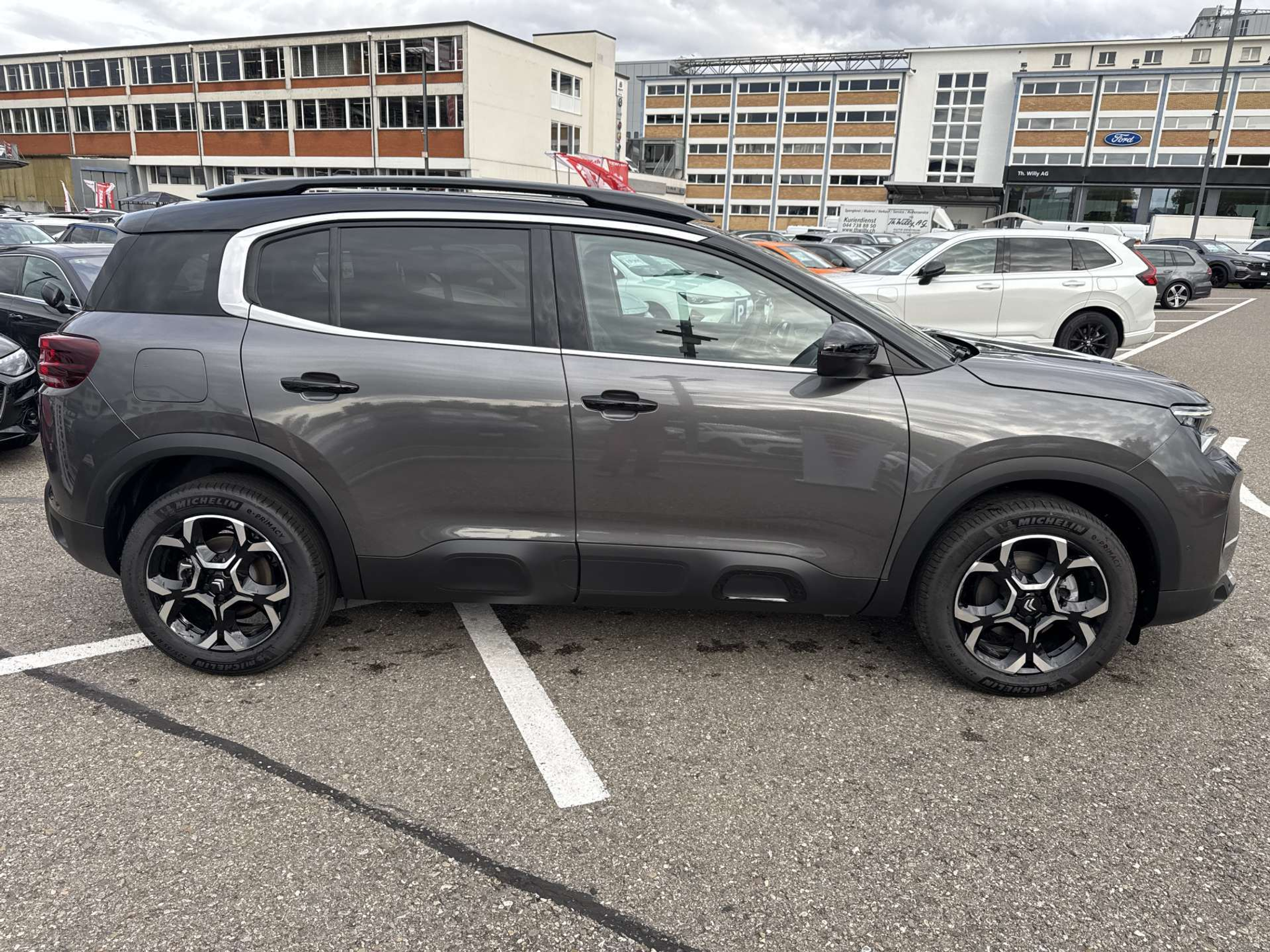 listing desktop thumbnail image 9