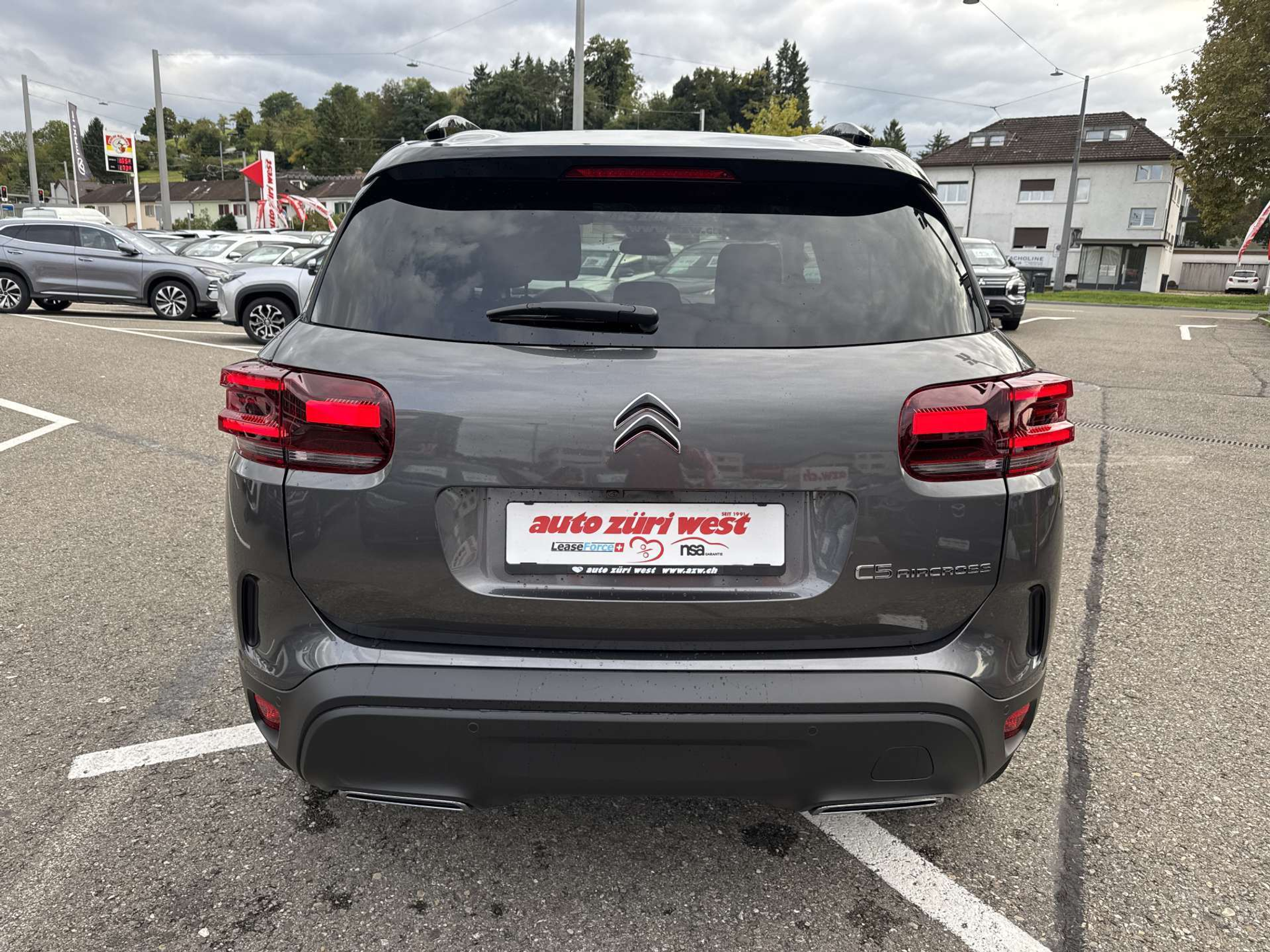 listing desktop thumbnail image 13