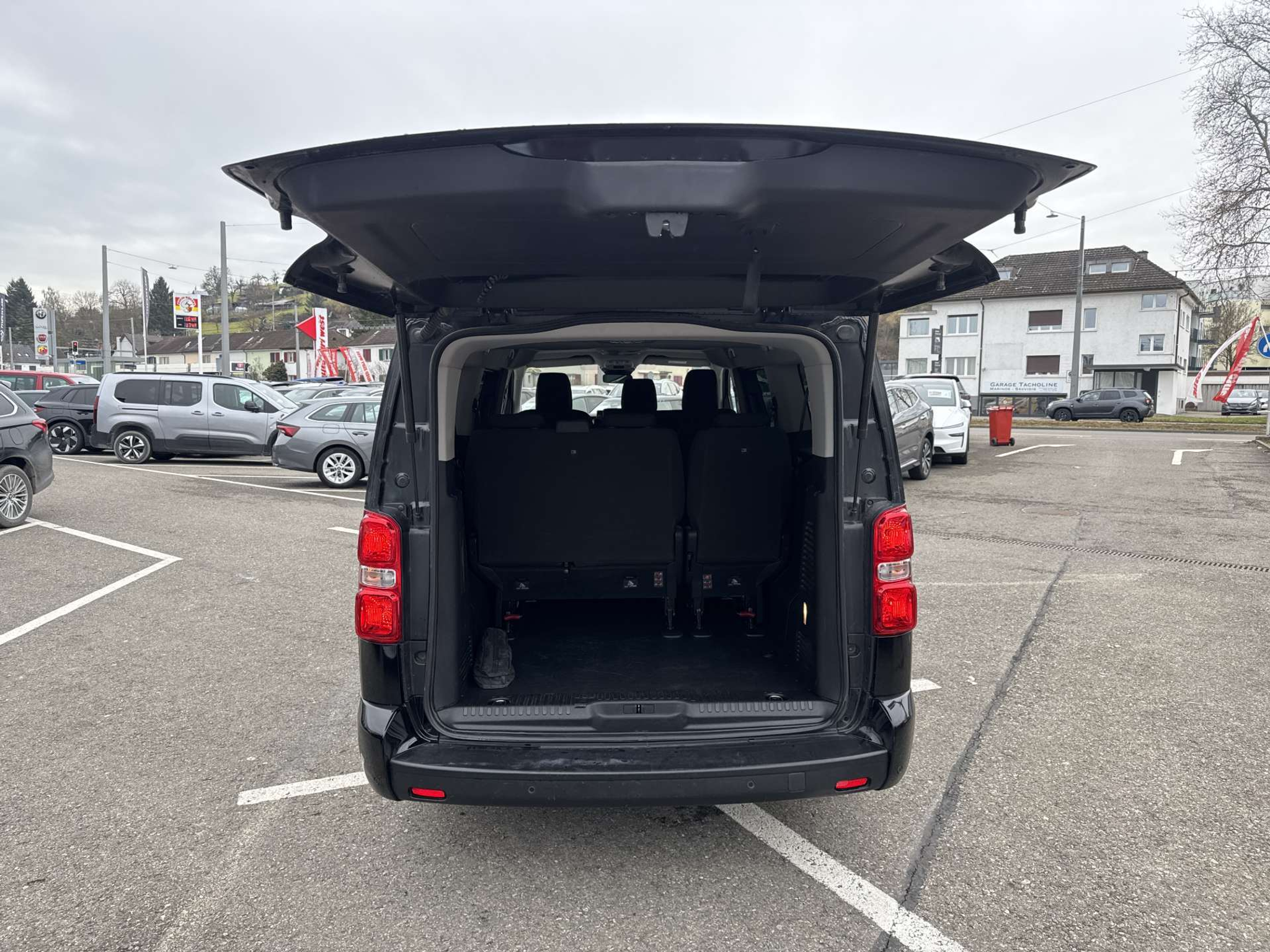 listing desktop thumbnail image 7