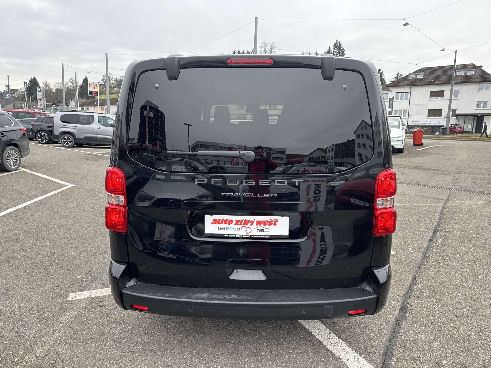 listing desktop thumbnail image 14