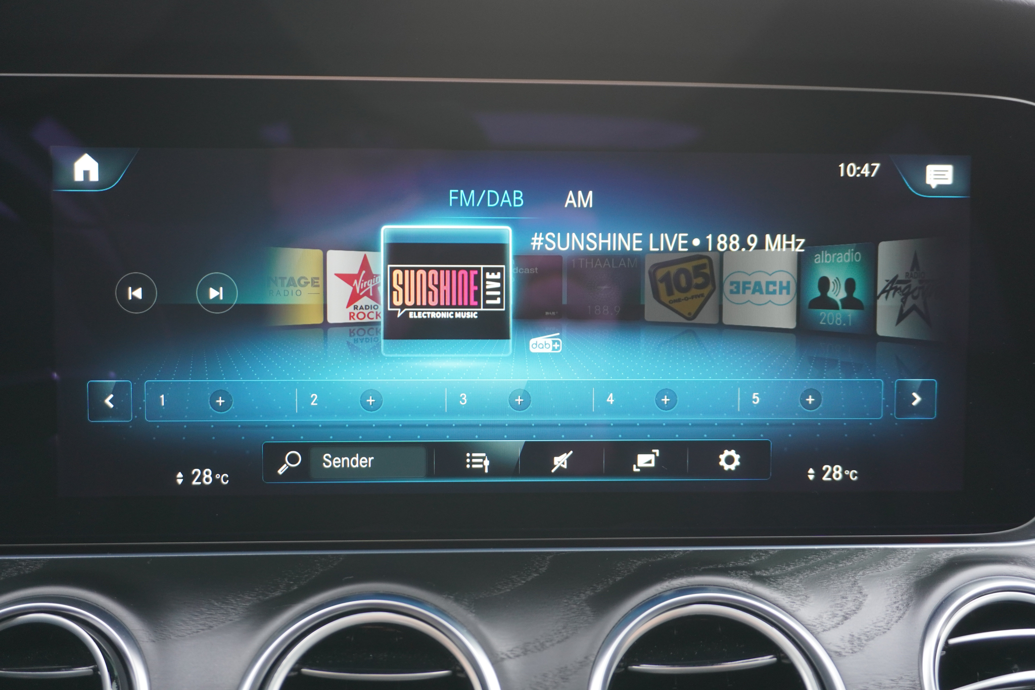 listing desktop thumbnail image 24