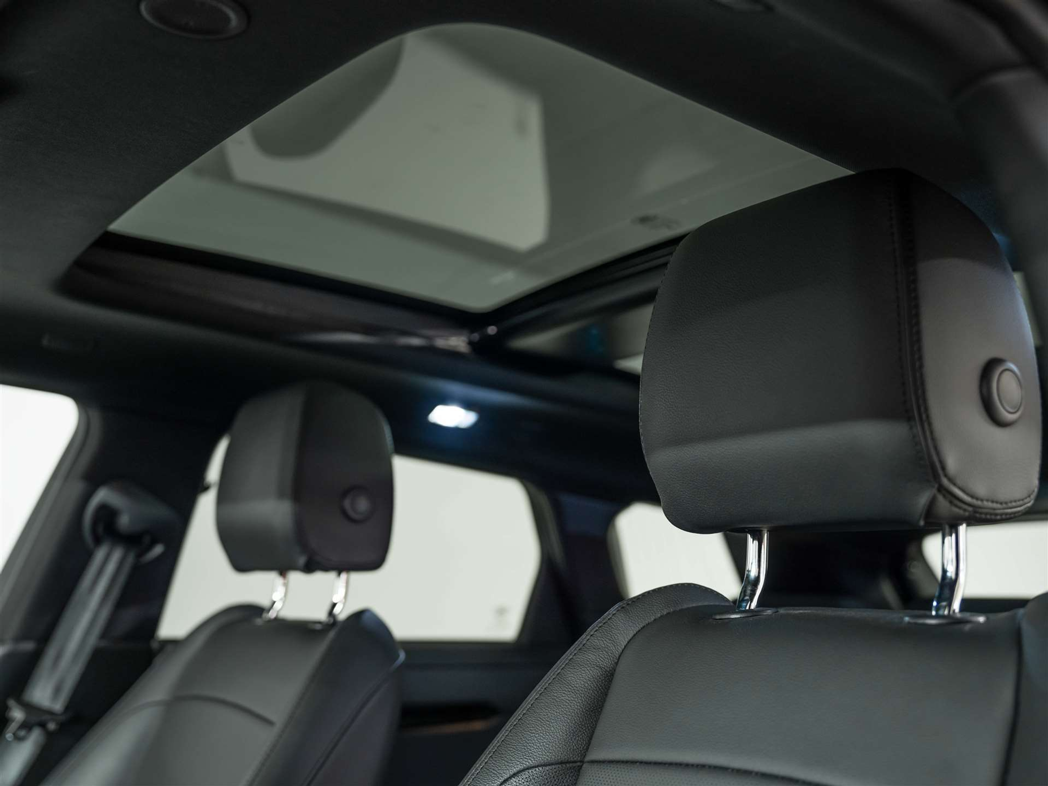 listing desktop thumbnail image 11