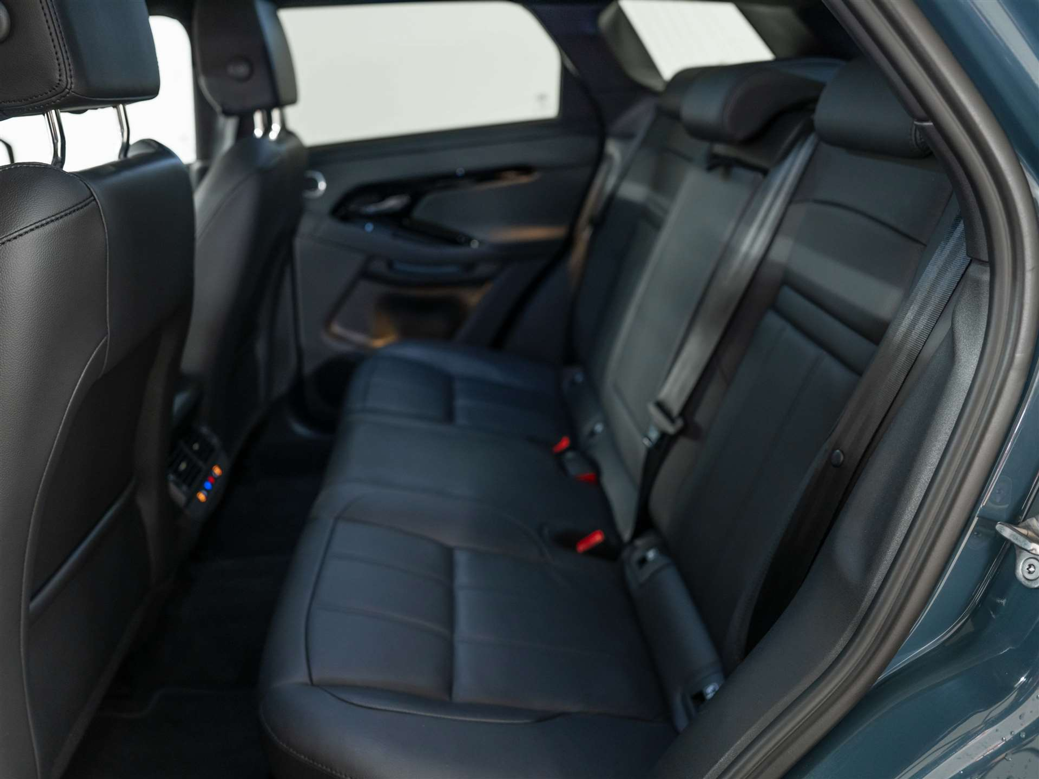 listing desktop thumbnail image 14