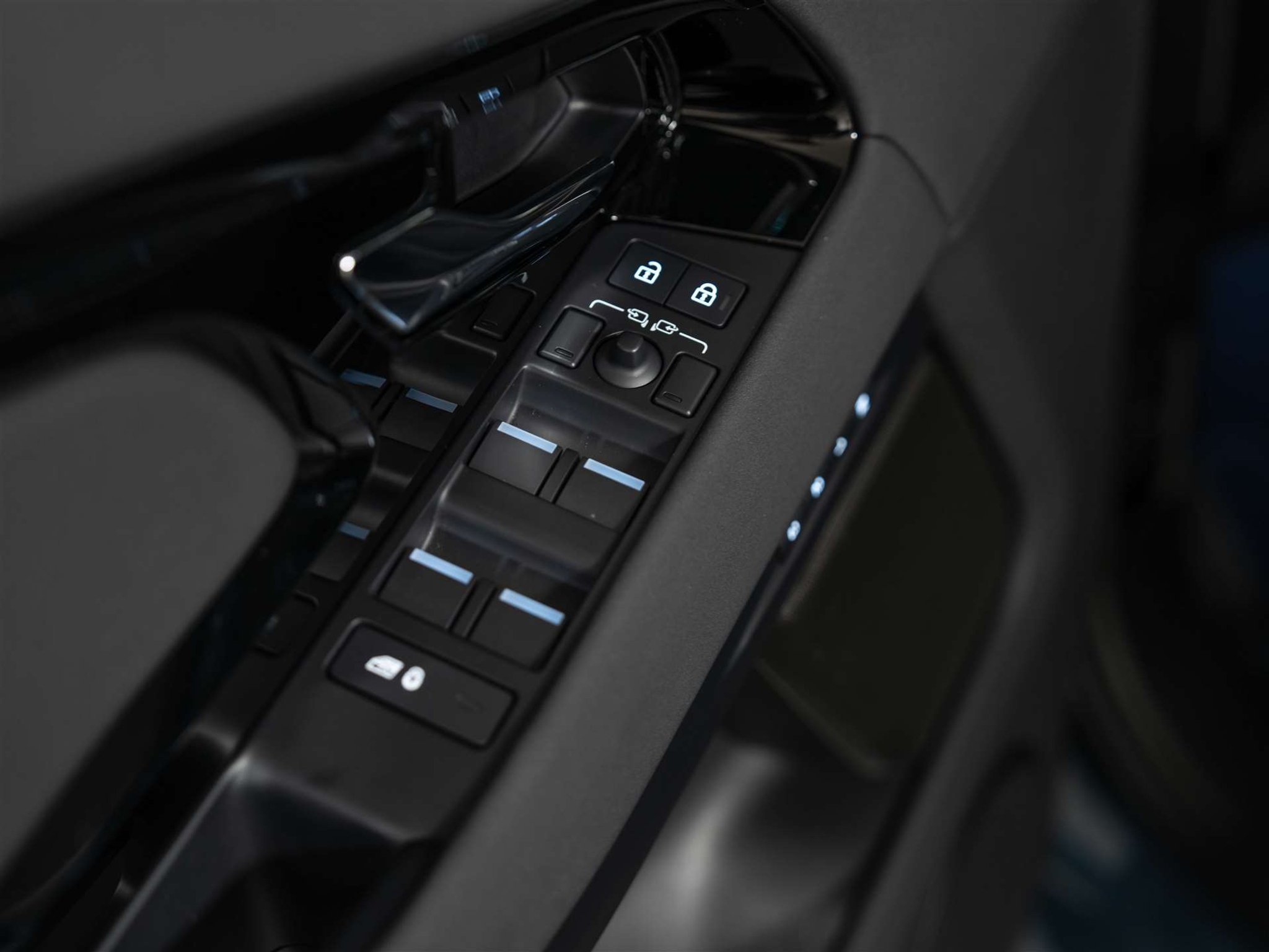 listing desktop thumbnail image 26