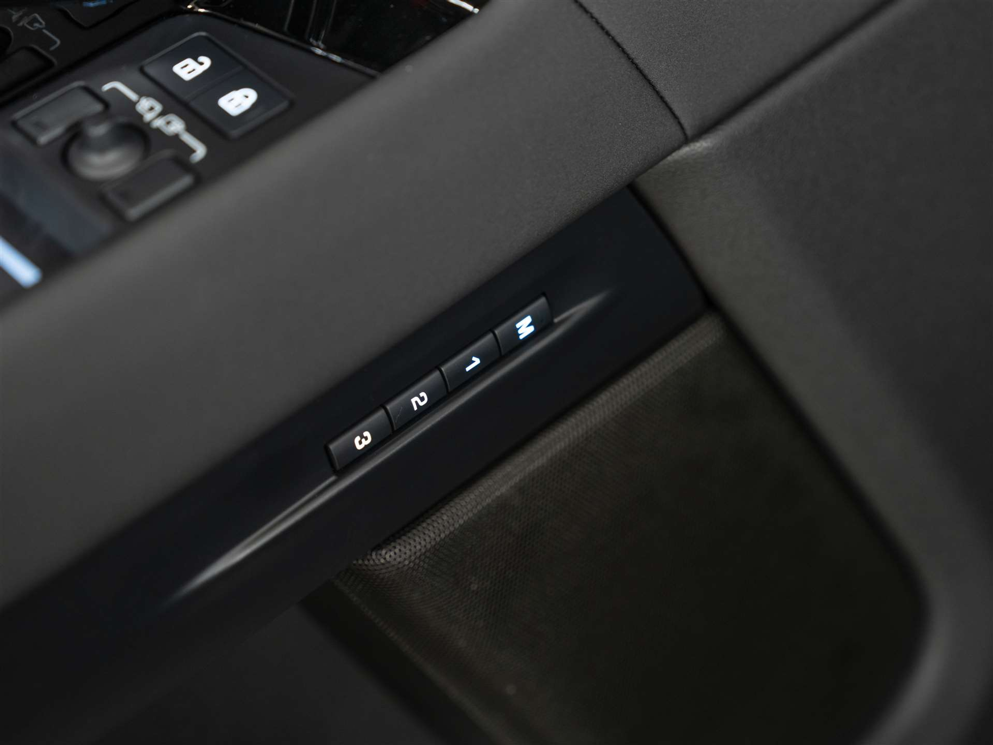 listing desktop thumbnail image 27