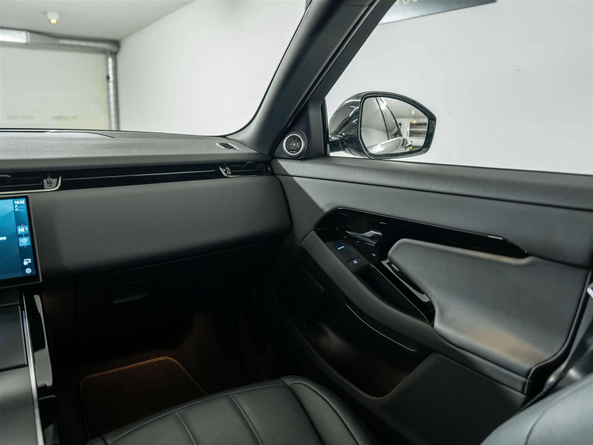 listing desktop thumbnail image 32