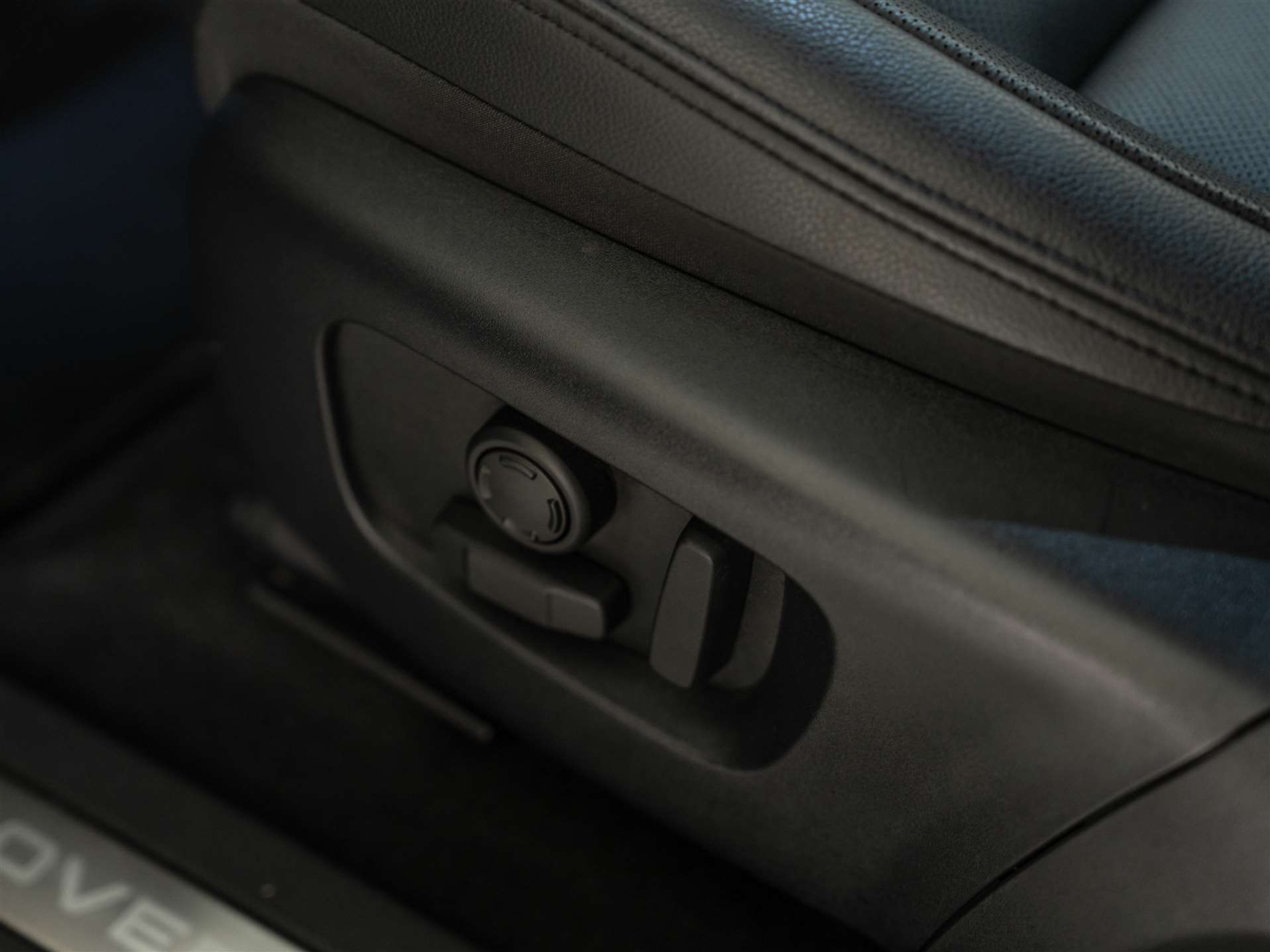 listing desktop thumbnail image 17