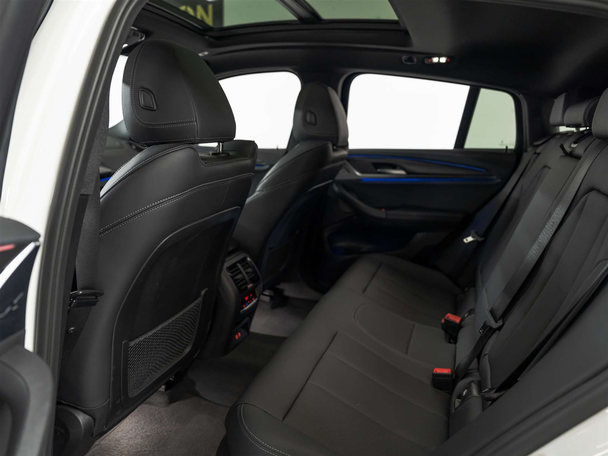 listing desktop thumbnail image 12