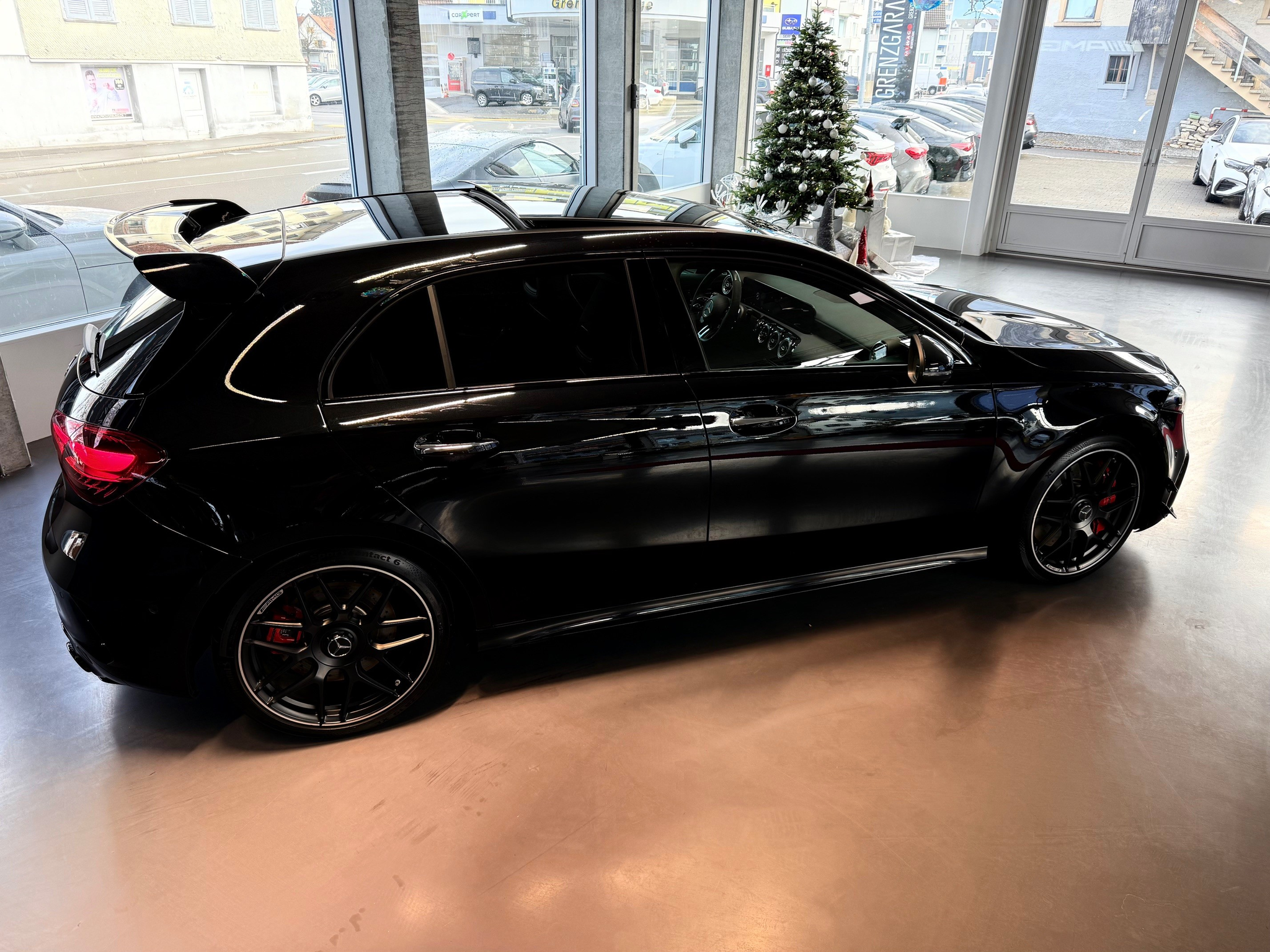 listing desktop thumbnail image 3