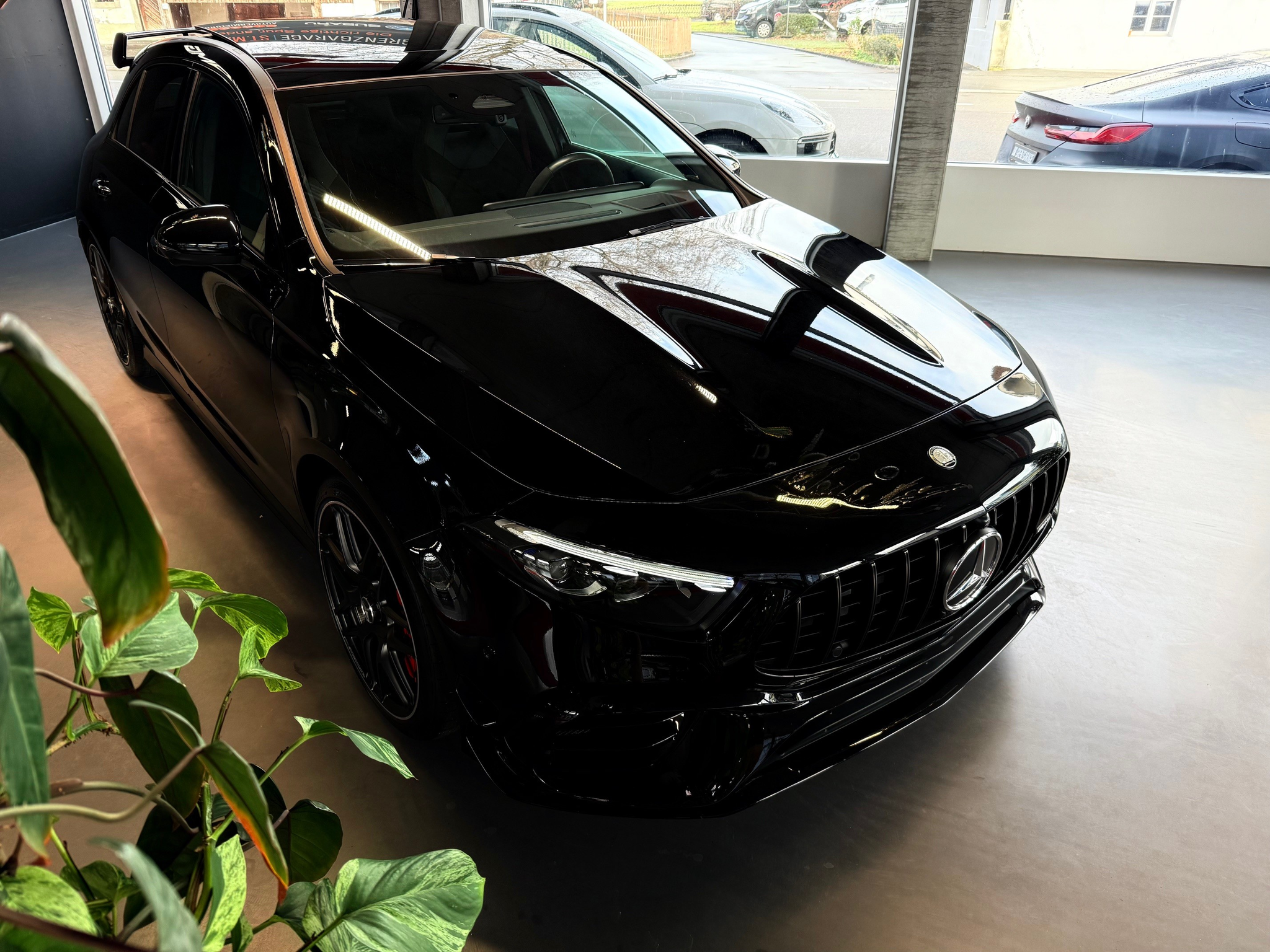 listing desktop thumbnail image 1